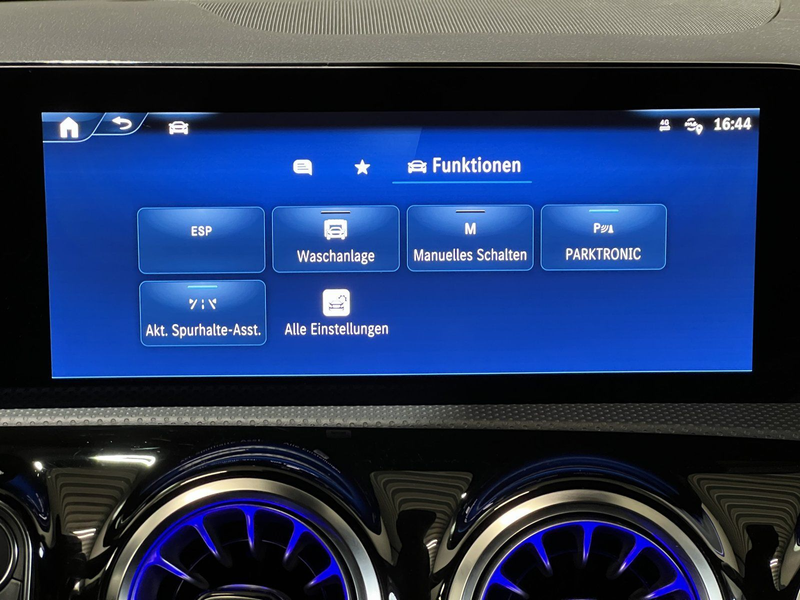 Mercedes-Benz CLA 180 AMG Night LED Kamera AHK Burmester — photo 10