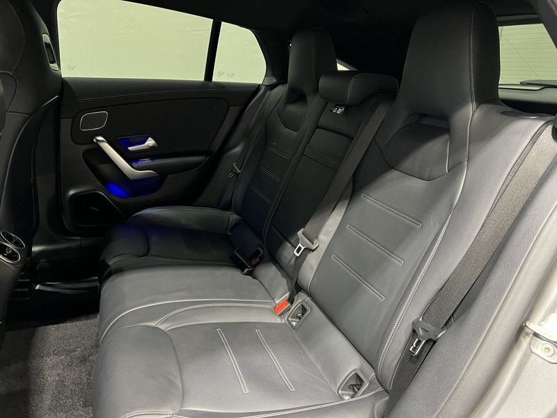 Mercedes-Benz CLA 180 AMG Night LED Kamera AHK Burmester — photo 13