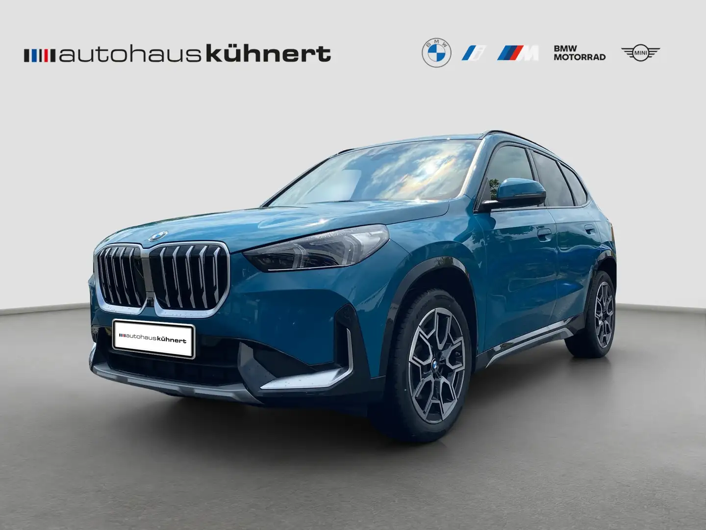 BMW X1 sDrive20i xLine ACC PanoSD SpurAss 360° AHK HUD Bleu - 1