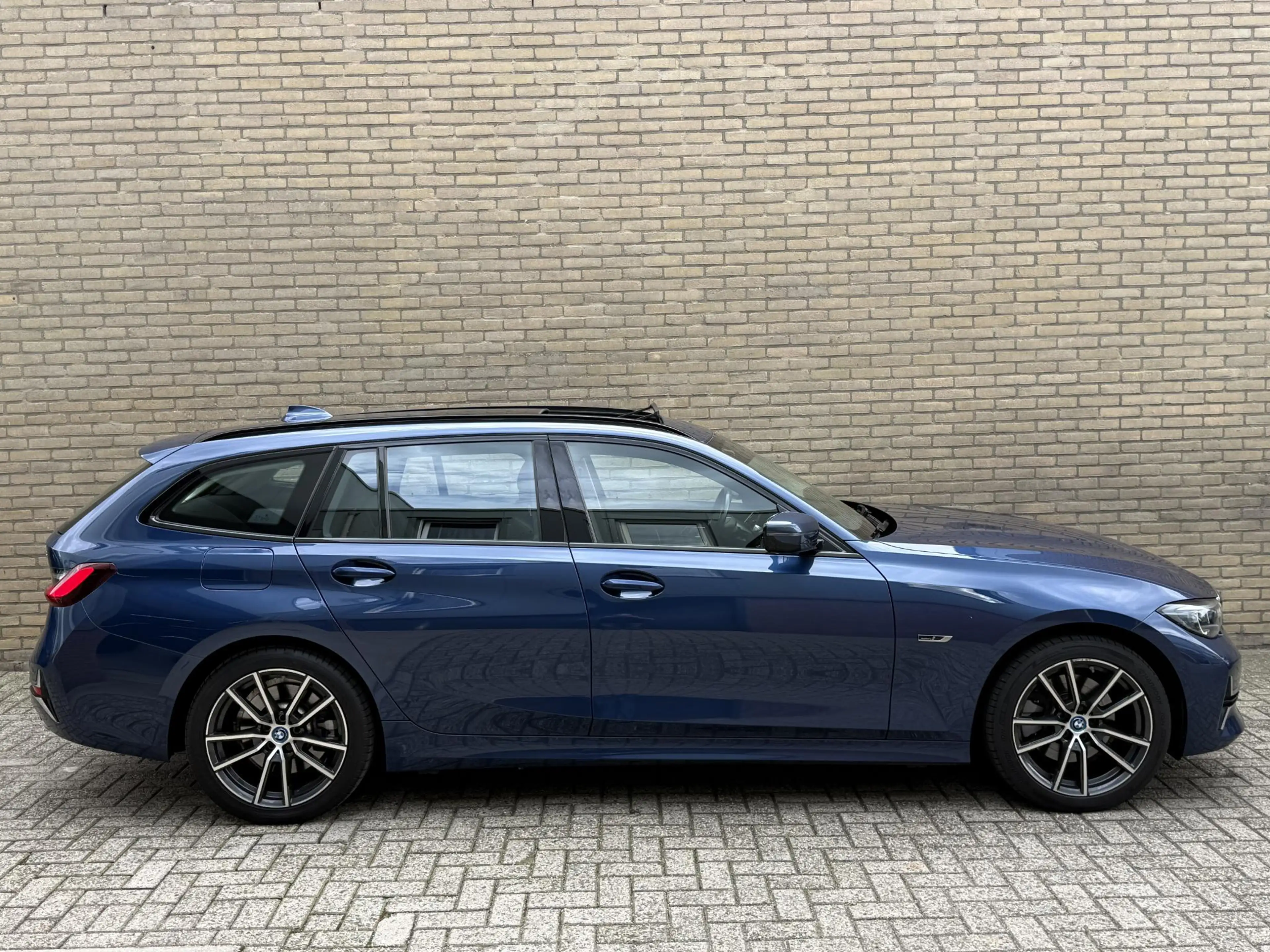 BMW 320 3-serie Touring 320e Business Edition Plus | Panor — photo 35