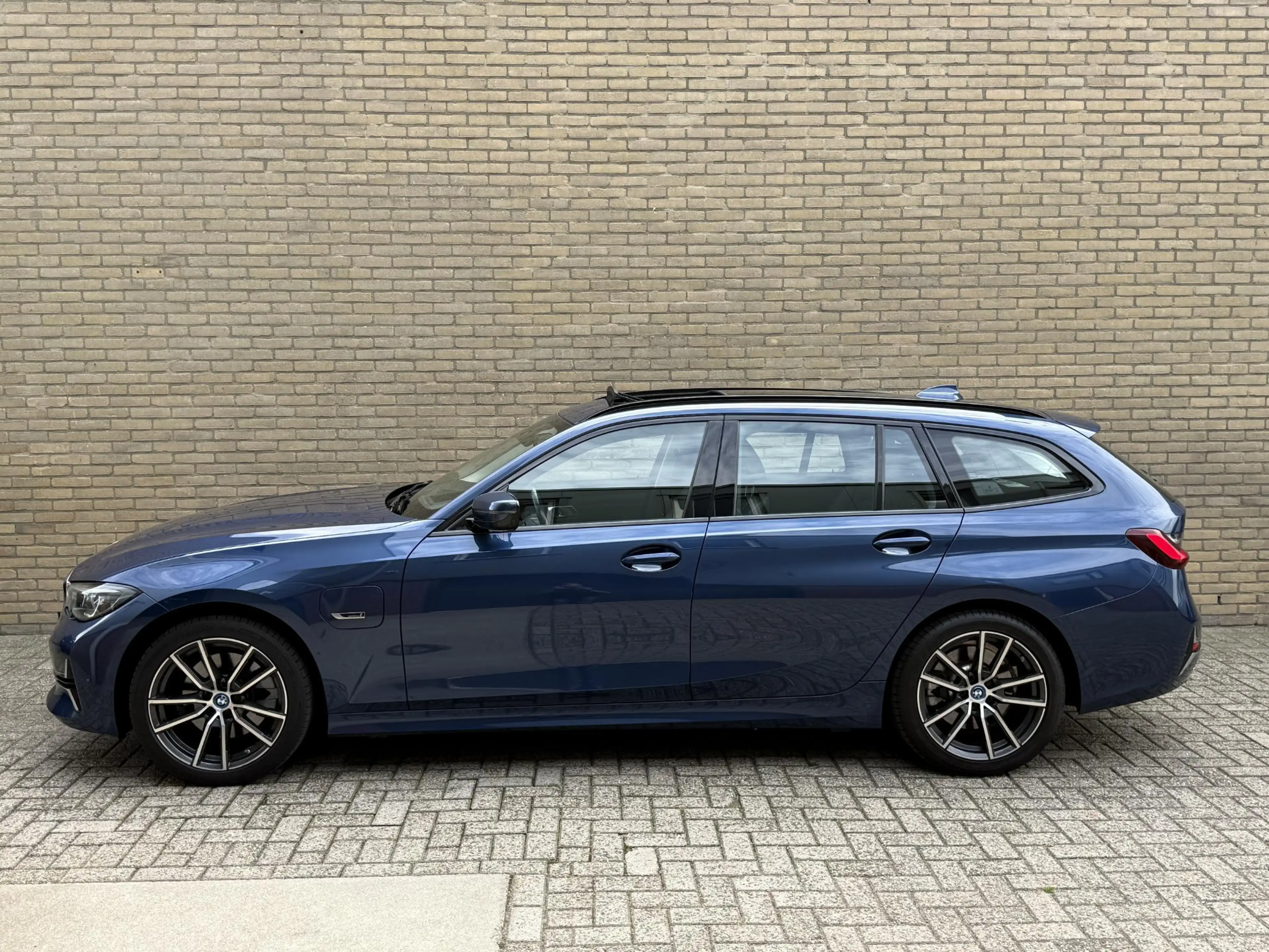 BMW 320 3-serie Touring 320e Business Edition Plus | Panor — photo 31