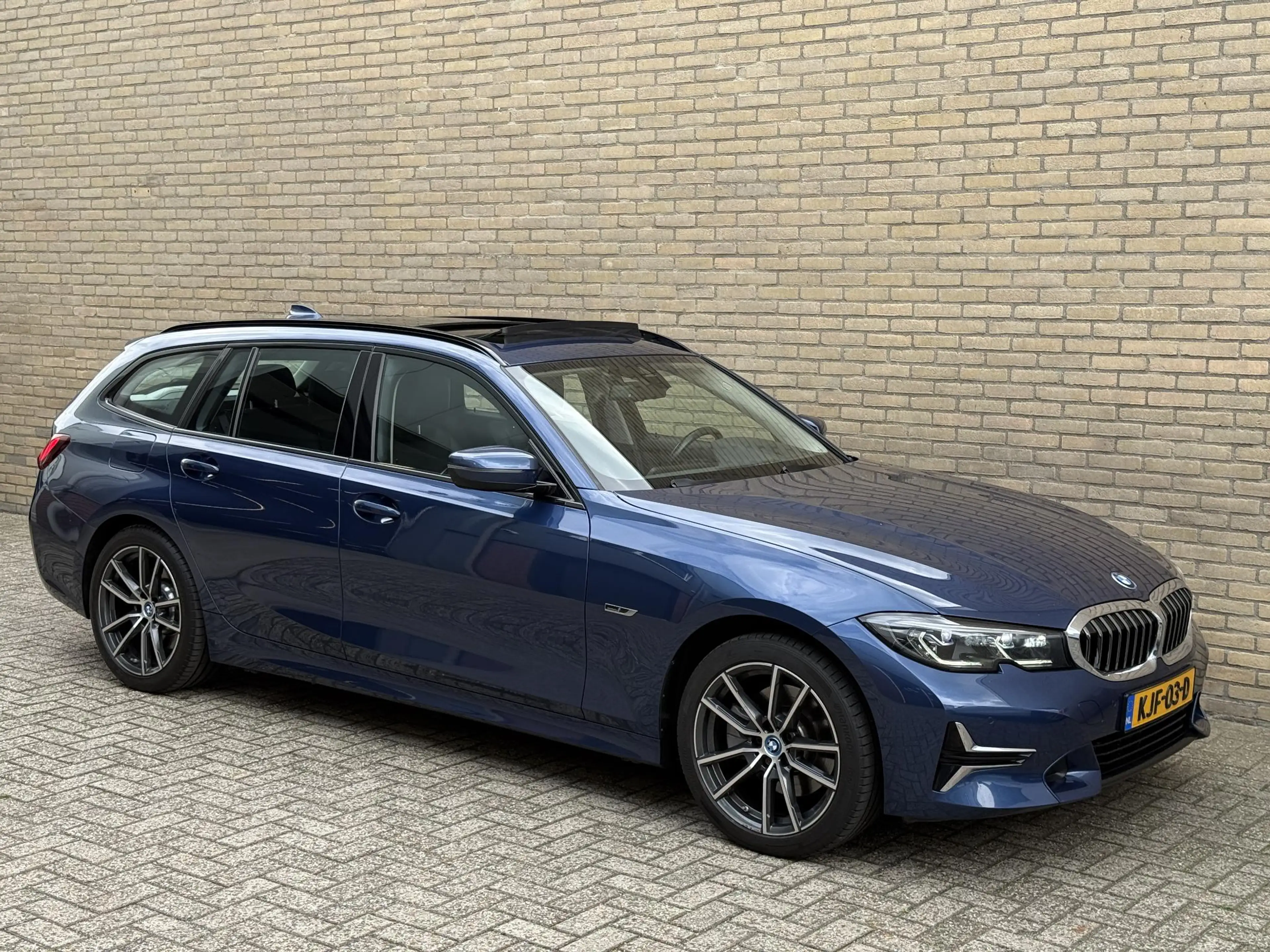 BMW 320 3-serie Touring 320e Business Edition Plus | Panor — photo 36