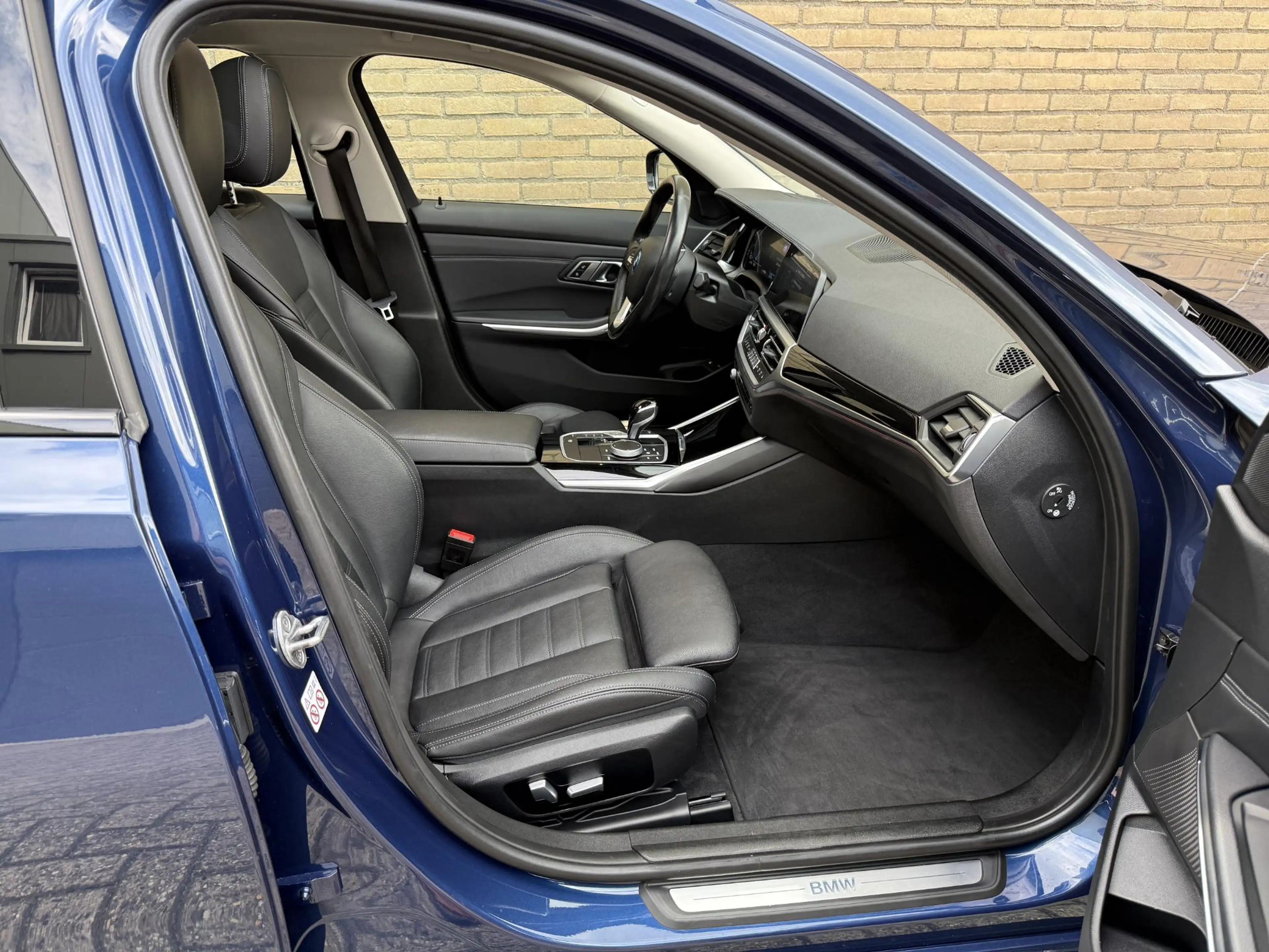 BMW 320 3-serie Touring 320e Business Edition Plus | Panor — photo 25