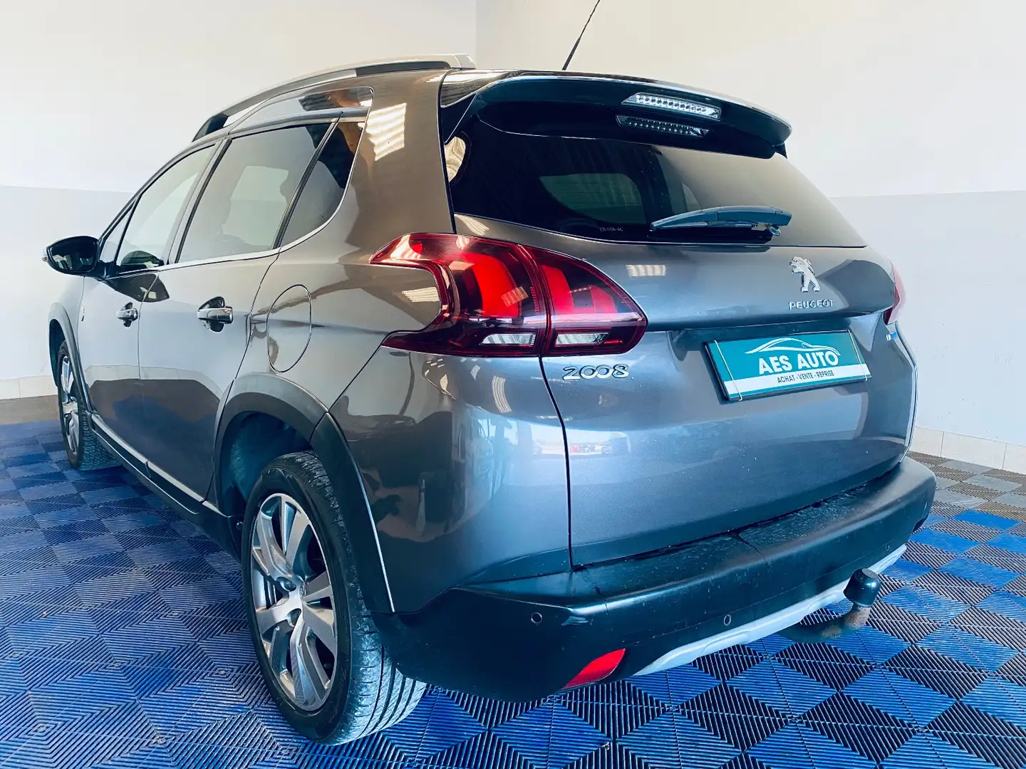 Peugeot 2008 Crossway Gris - 2