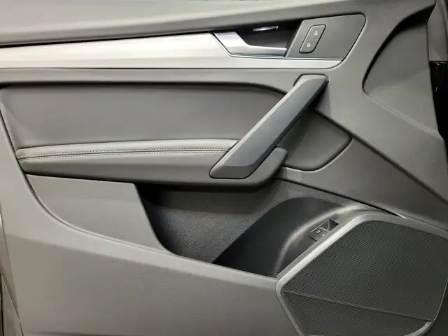 Audi Q5 view 25