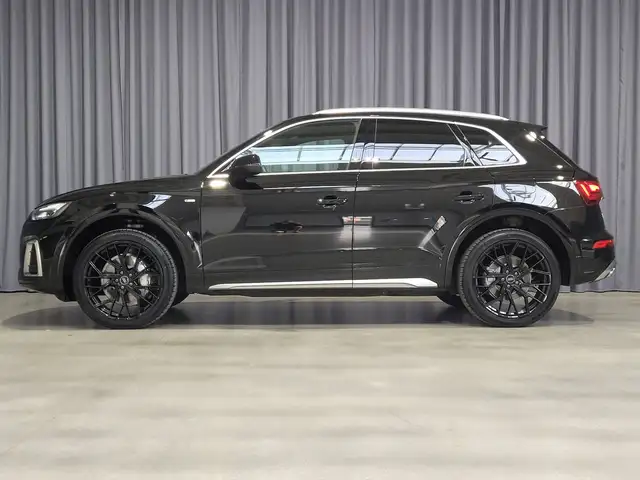 Audi Q5 view 2