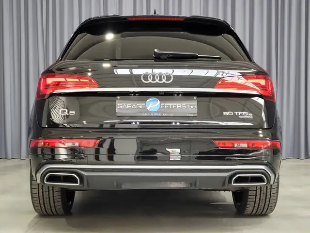 Audi Q5 view 4