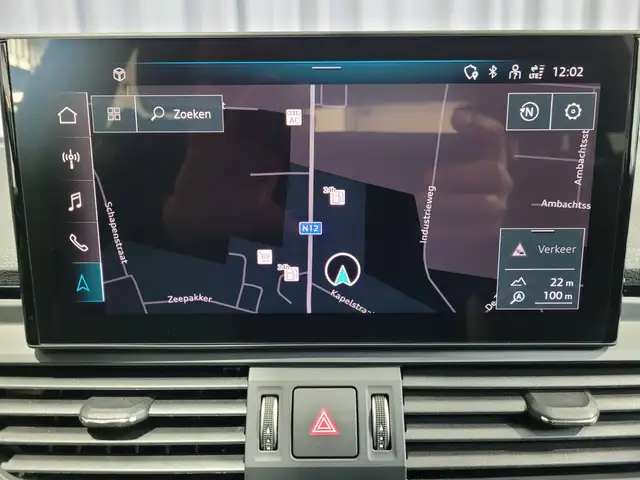 Audi Q5 view 13
