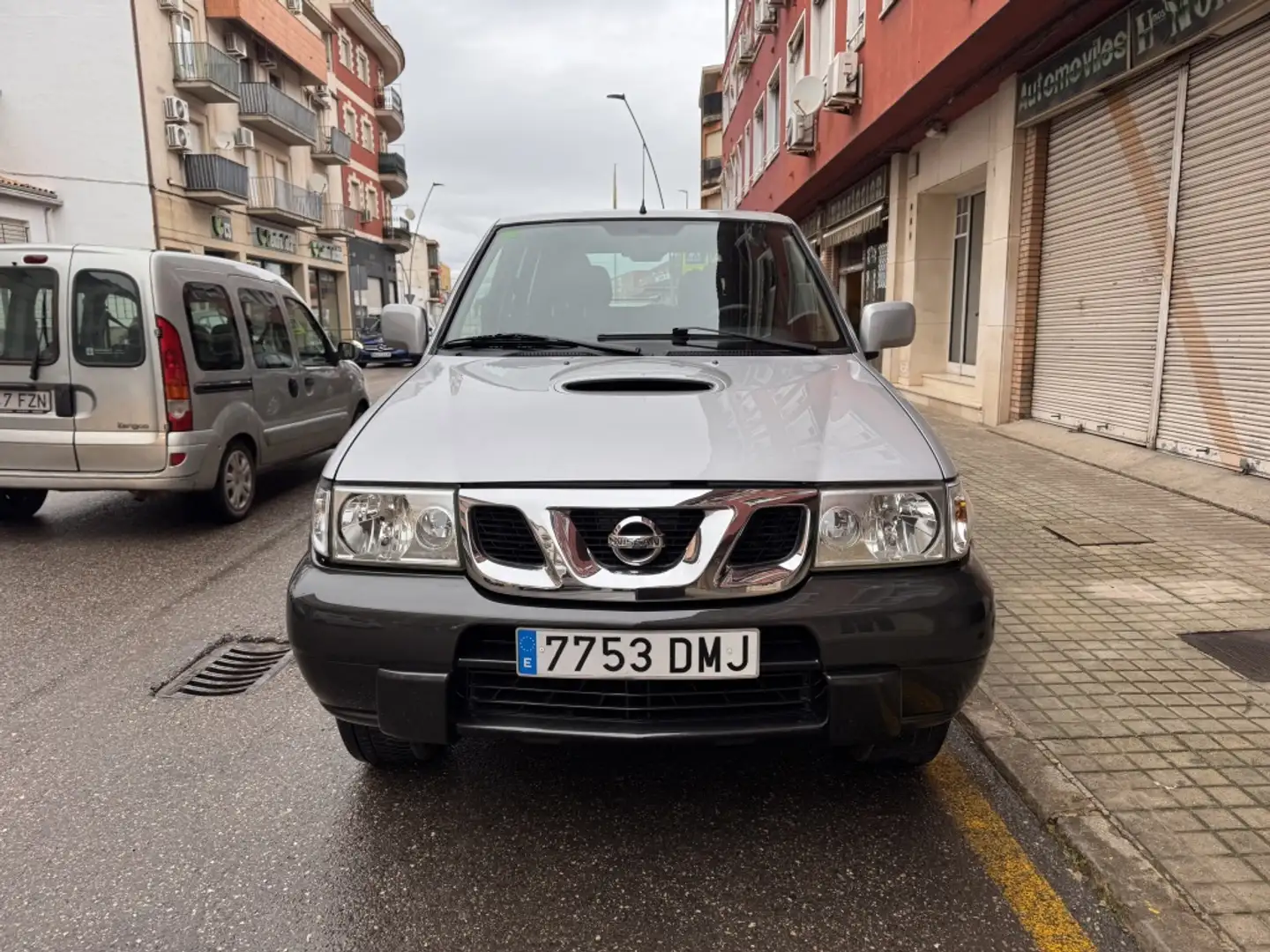 Nissan Terrano 2.7TDI Sport Gris - 2