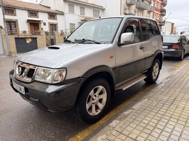 Nissan Terrano 2.7TDI Sport