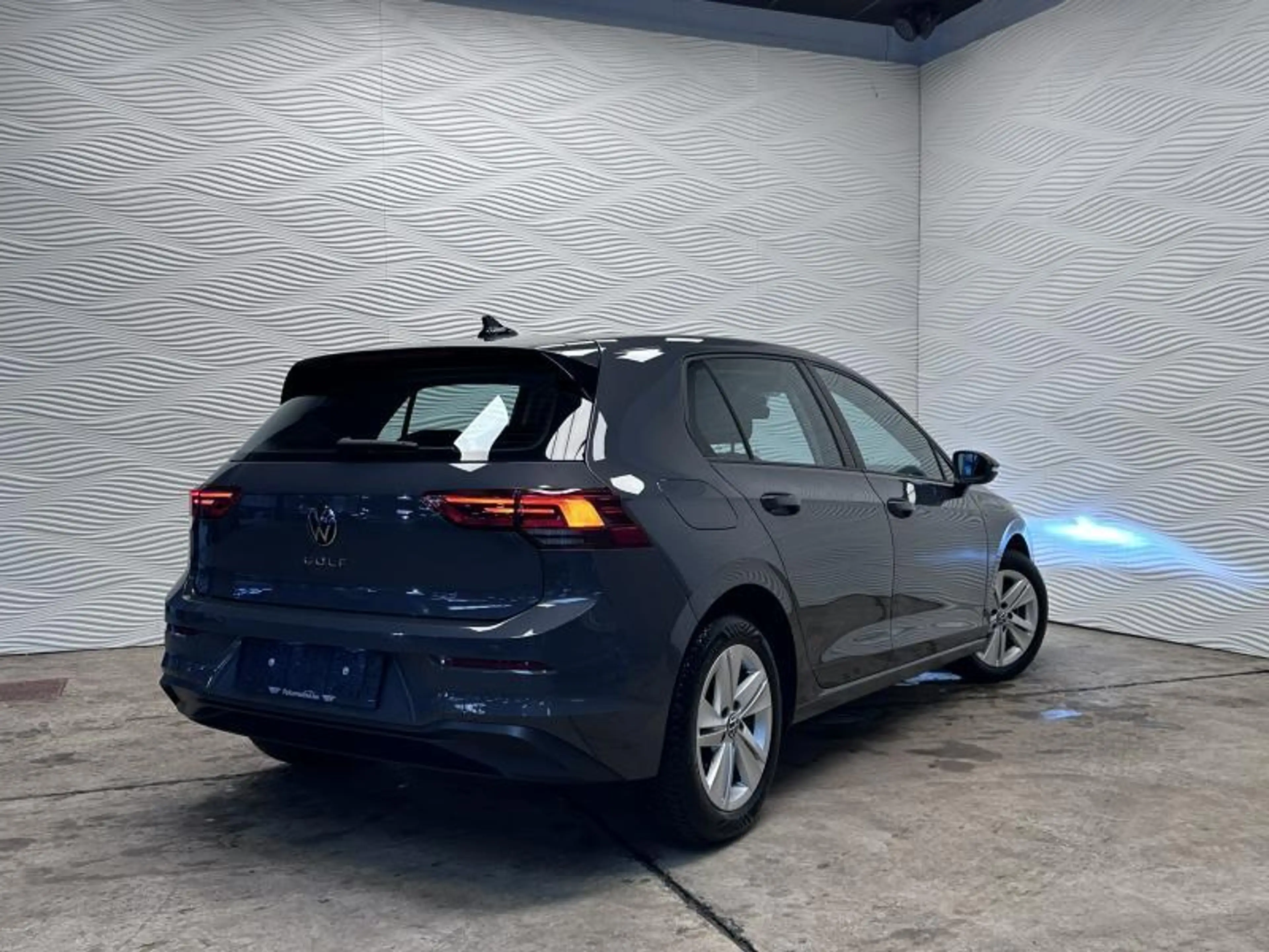 Volkswagen Golf VIII*1.0 TSI*CARPLAY*CAMERA*LED*DAB* — photo 8