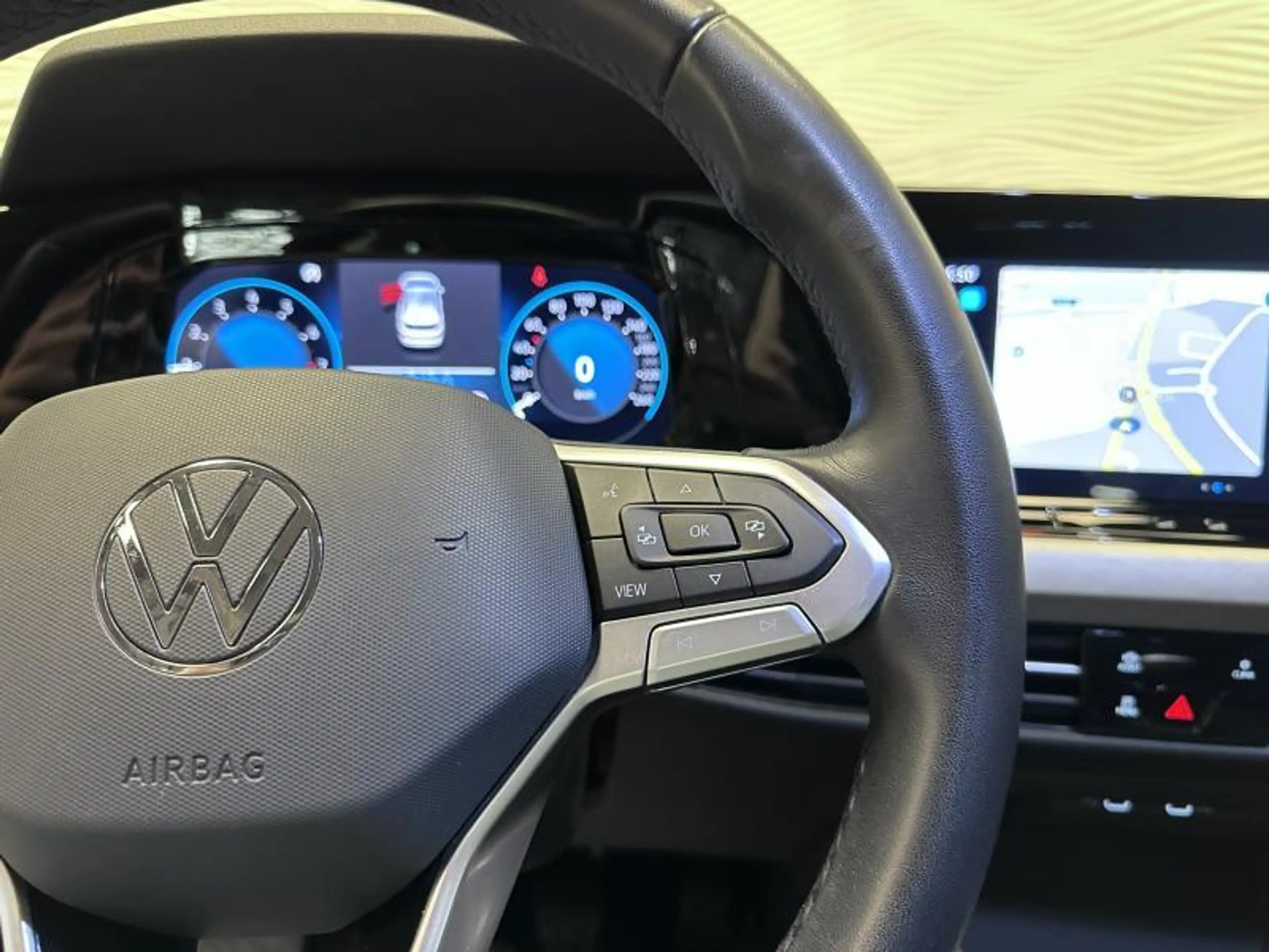Volkswagen Golf VIII*1.0 TSI*CARPLAY*CAMERA*LED*DAB* — photo 15