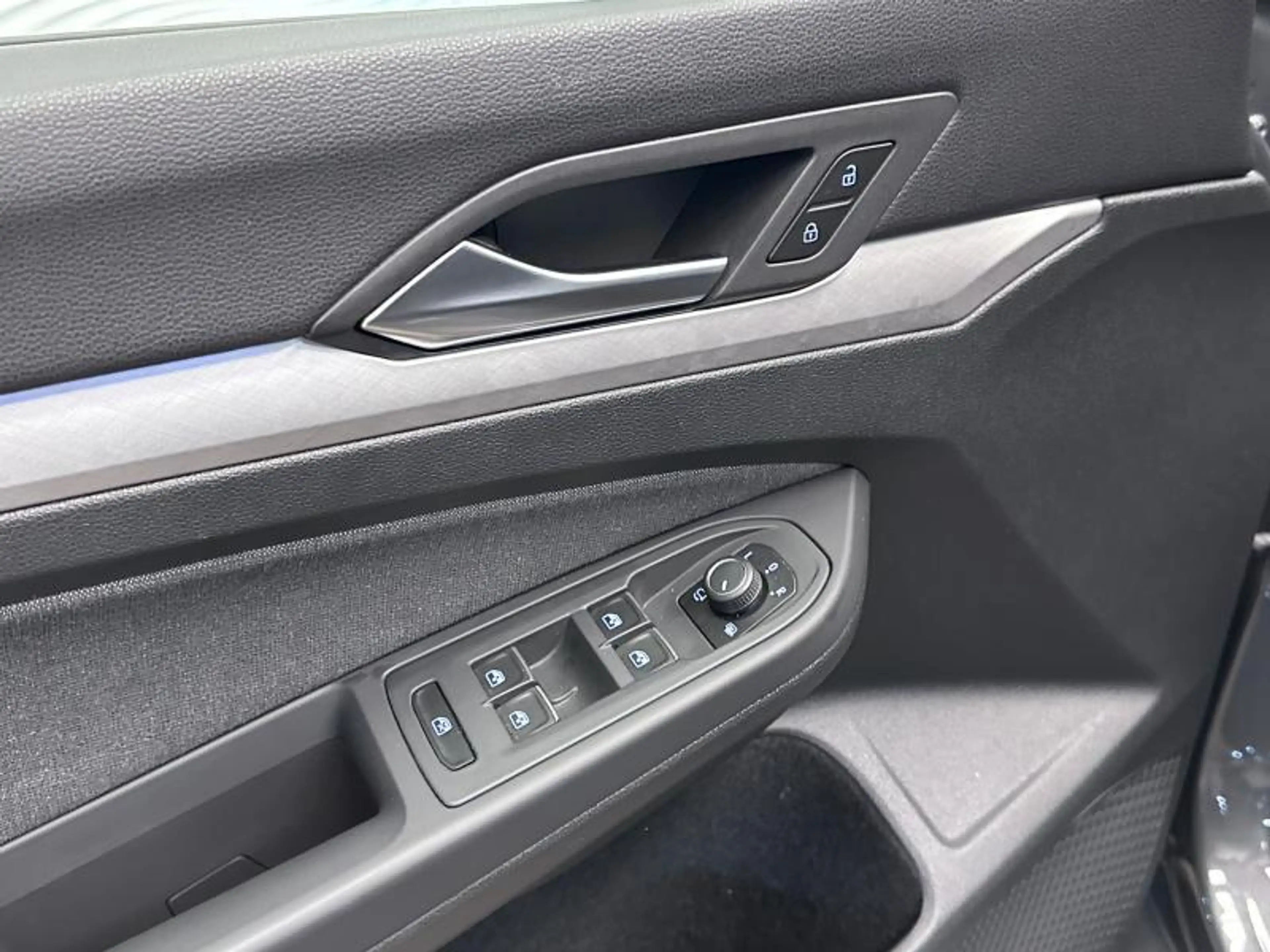Volkswagen Golf VIII*1.0 TSI*CARPLAY*CAMERA*LED*DAB* — photo 11