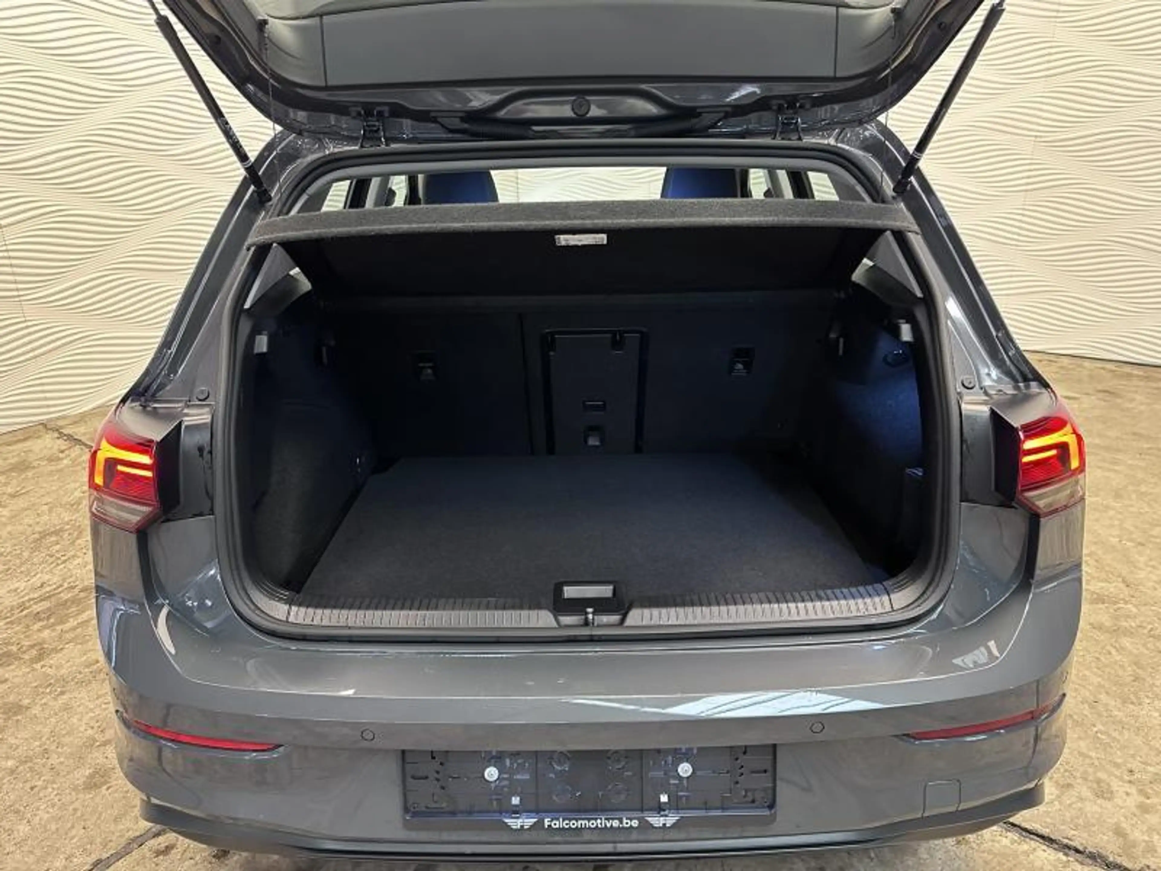 Volkswagen Golf VIII*1.0 TSI*CARPLAY*CAMERA*LED*DAB* — photo 25