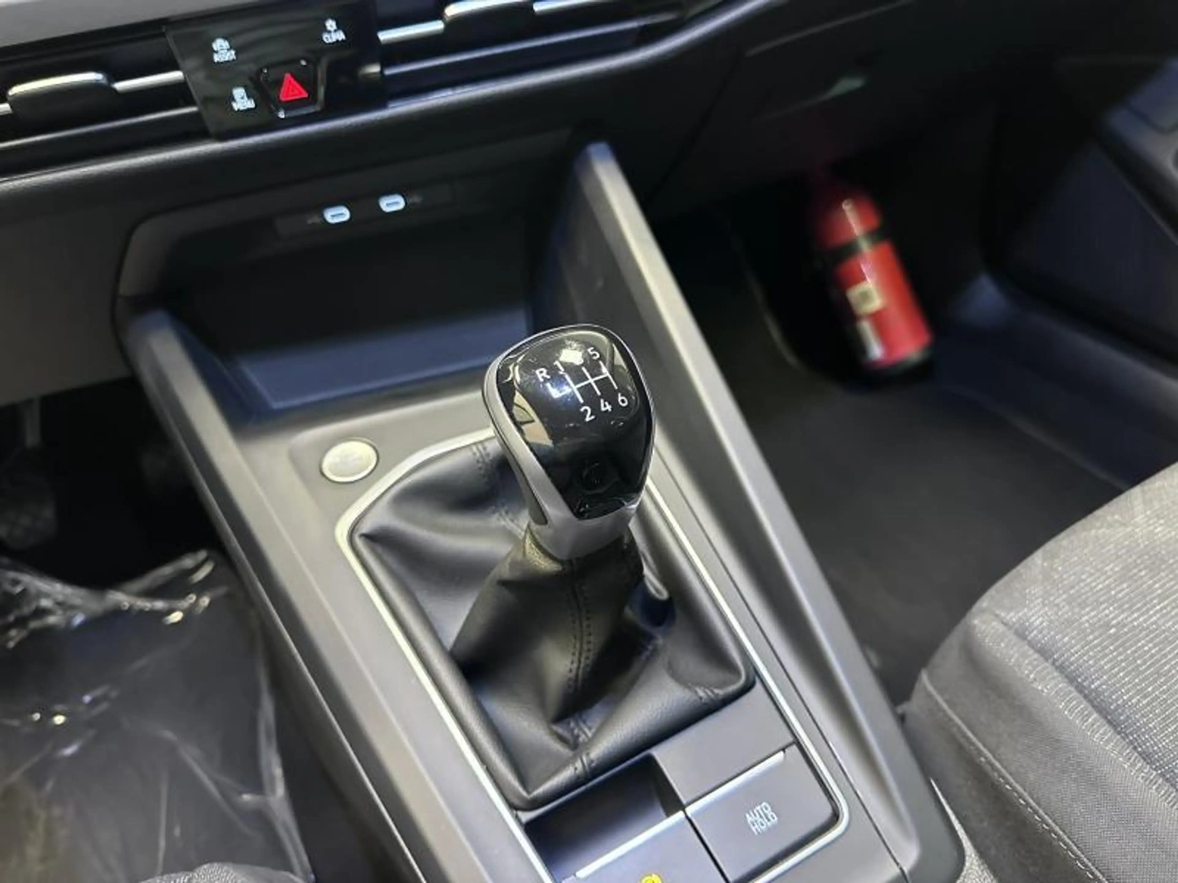 Volkswagen Golf VIII*1.0 TSI*CARPLAY*CAMERA*LED*DAB* — photo 17