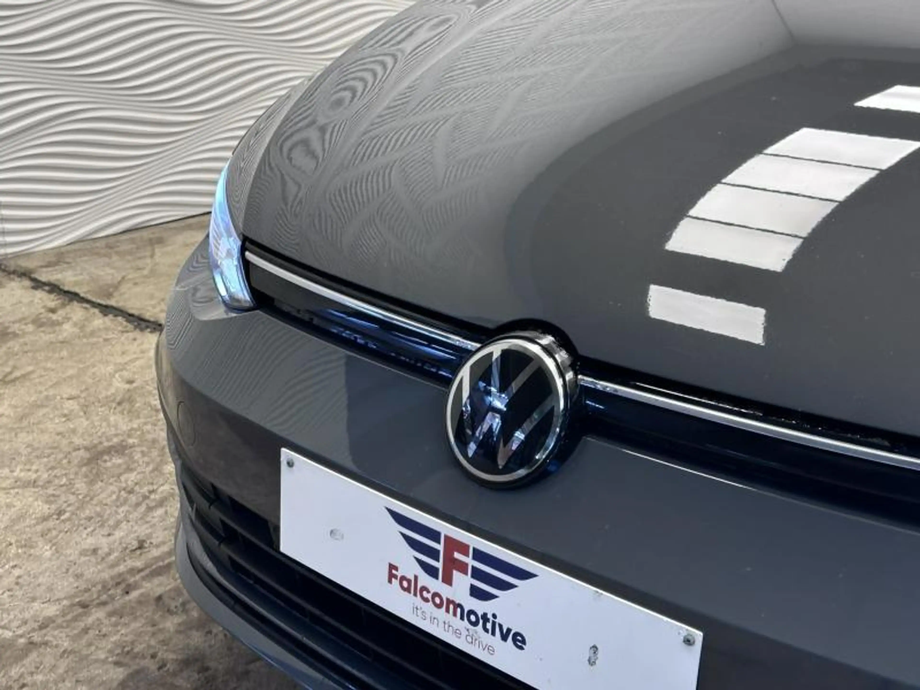 Volkswagen Golf VIII*1.0 TSI*CARPLAY*CAMERA*LED*DAB* — photo 5