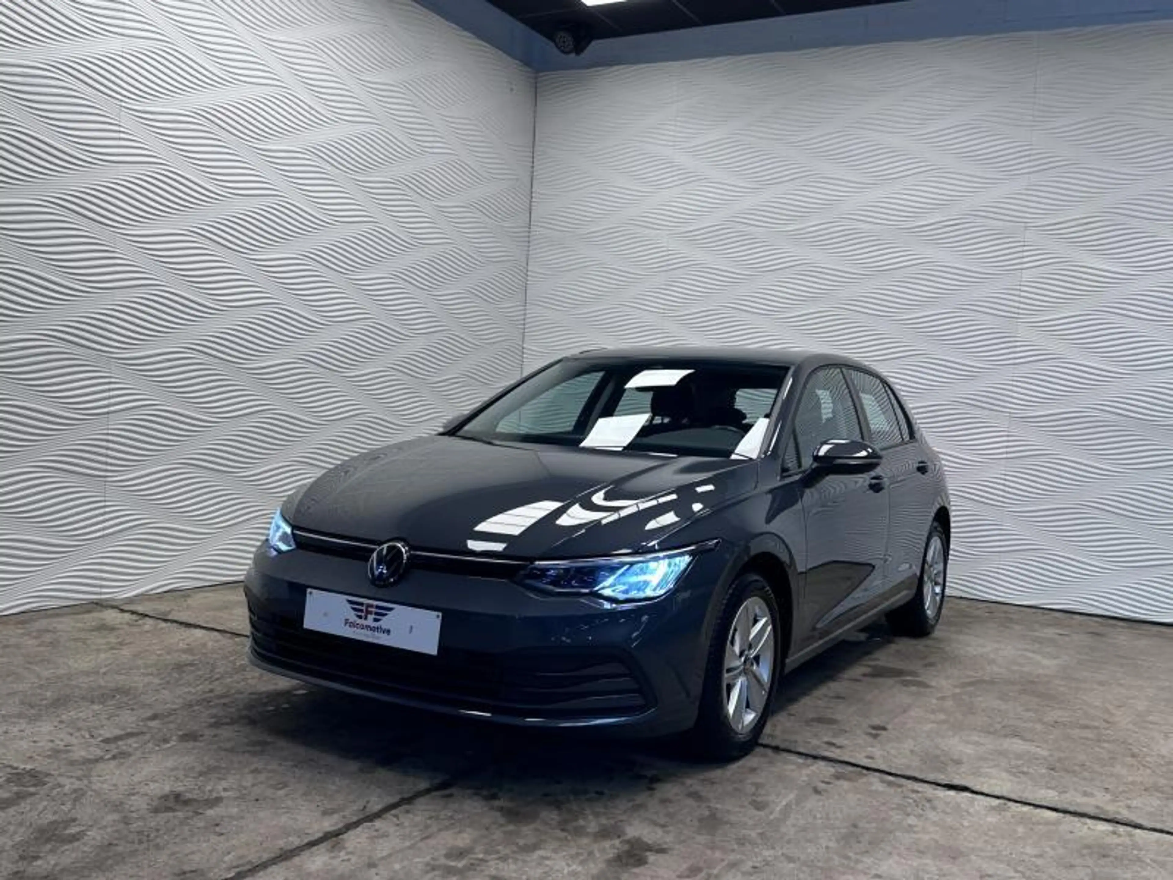 Volkswagen Golf VIII*1.0 TSI*CARPLAY*CAMERA*LED*DAB* — photo 2
