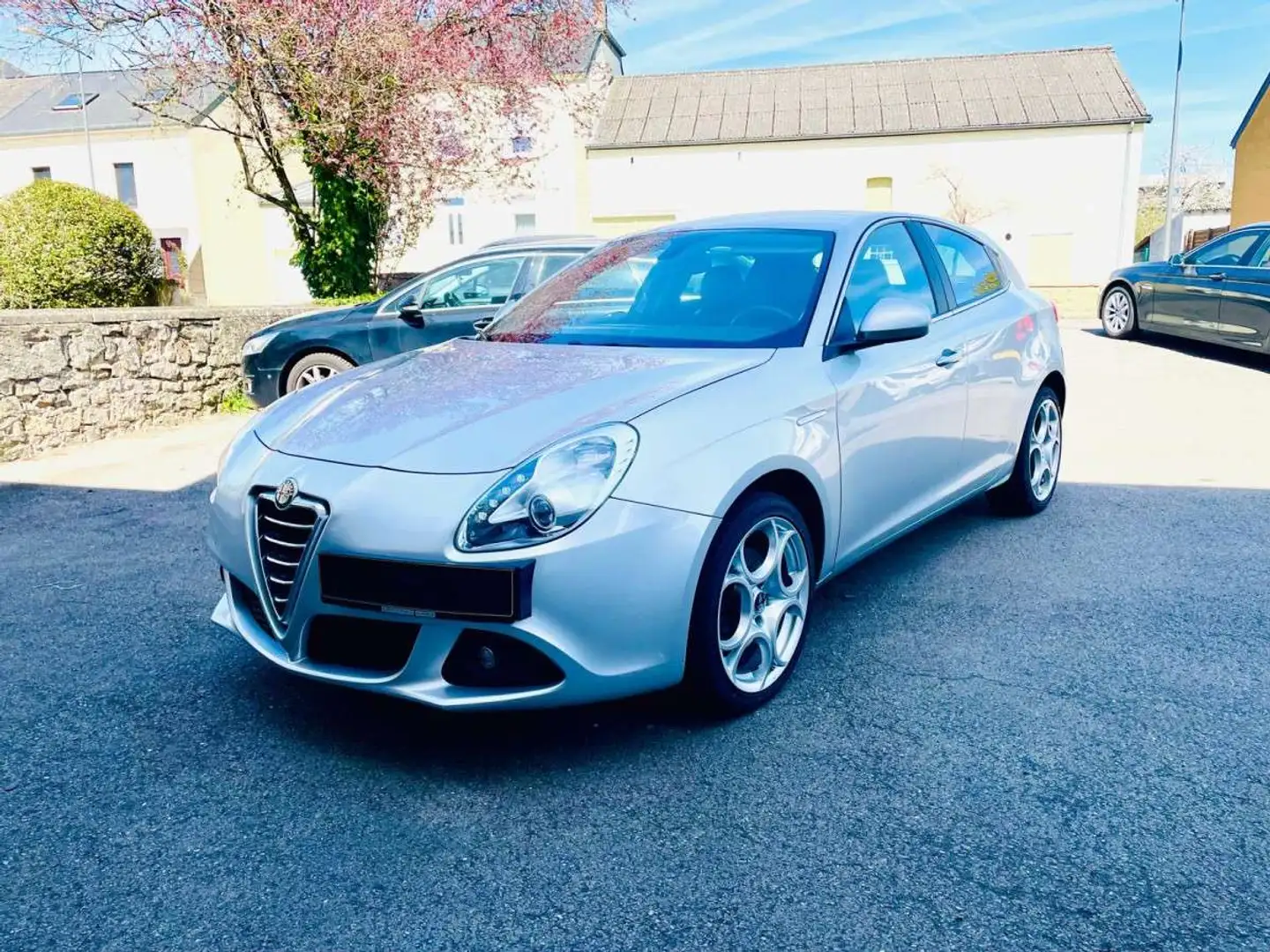 Alfa Romeo Giulietta 1.4 TB MultiAir Boîte auto *Garantie 12 mois* Gris - 1