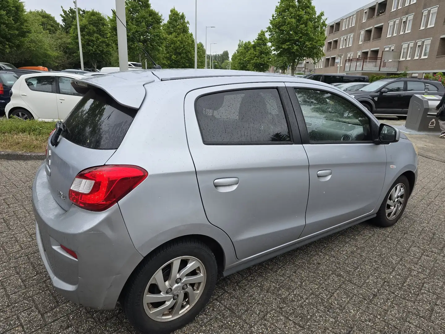 Mitsubishi Space Star 1.0 Intense Gris - 2