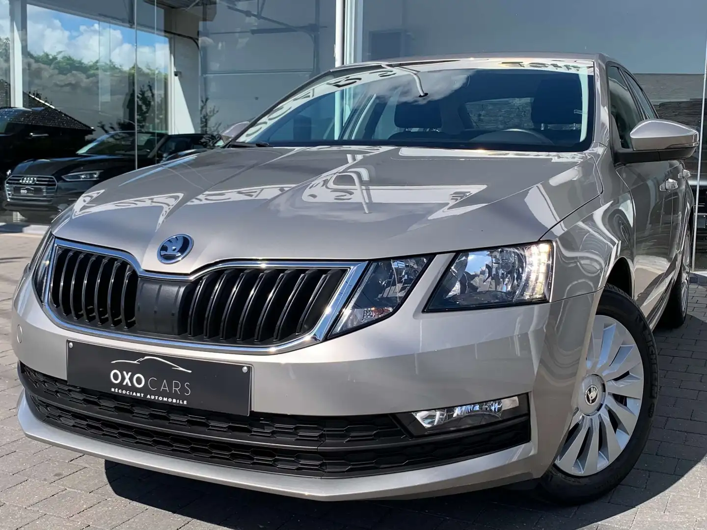 Skoda Octavia 1.0TSI / GPS / CarPlay / PDC / Cruise / Clim Auto Beige - 1