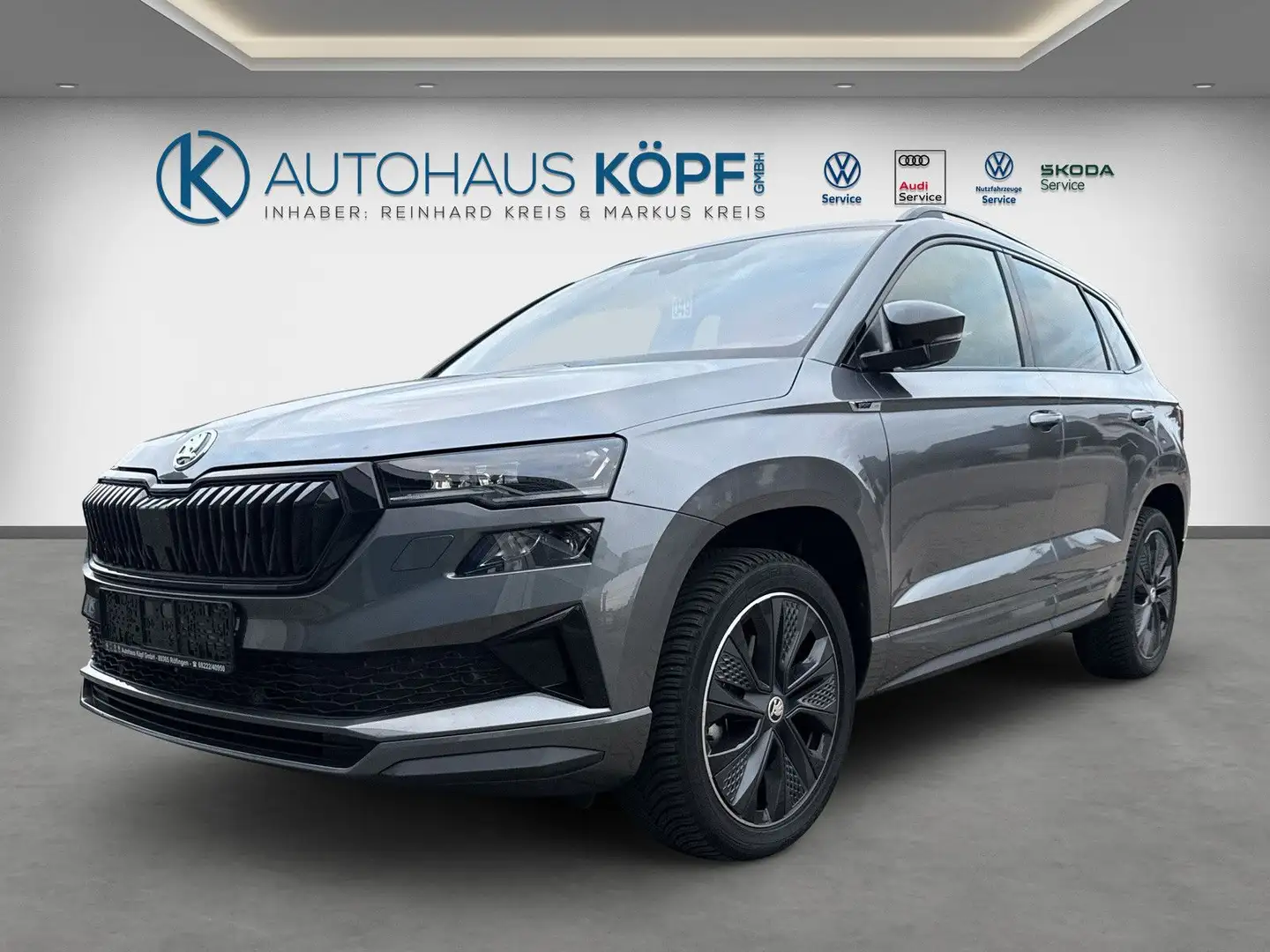 Skoda Karoq Sportline 1.5 TSI DSG Leder DCC PANO Grau - 1