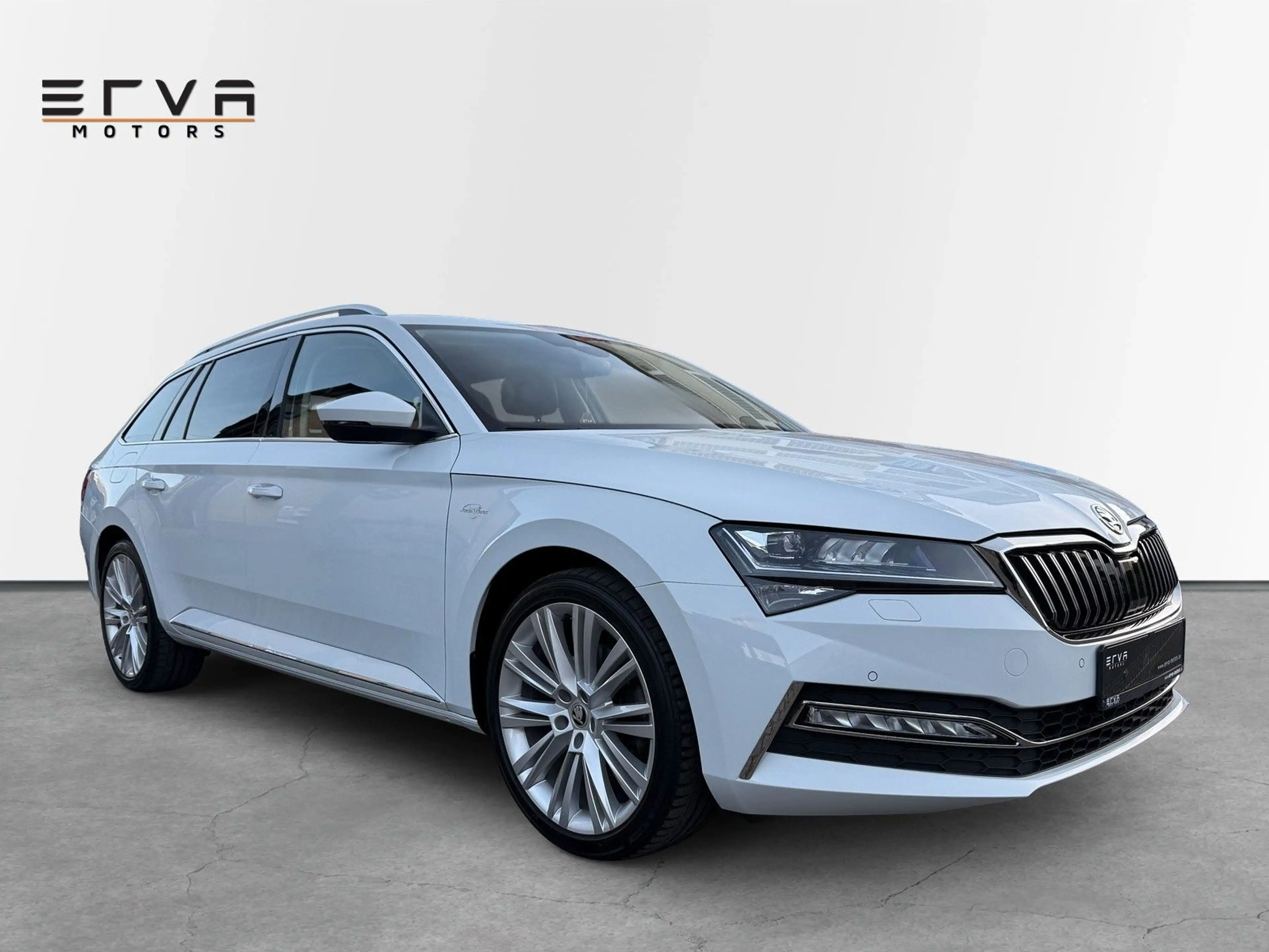 Skoda Superb 2.0 TDI Combi | Laurin & Klement | PANO