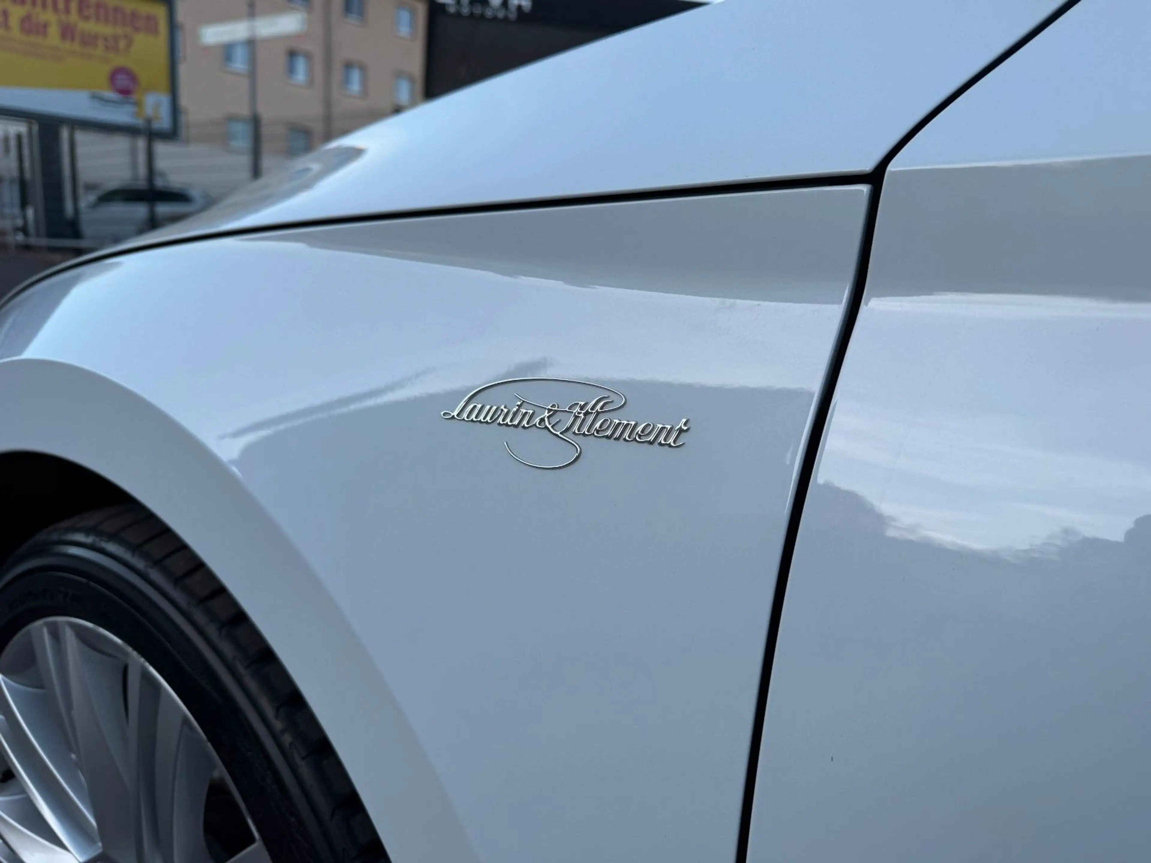 Skoda Superb 2.0 TDI Combi | Laurin & Klement | PANO — photo 6