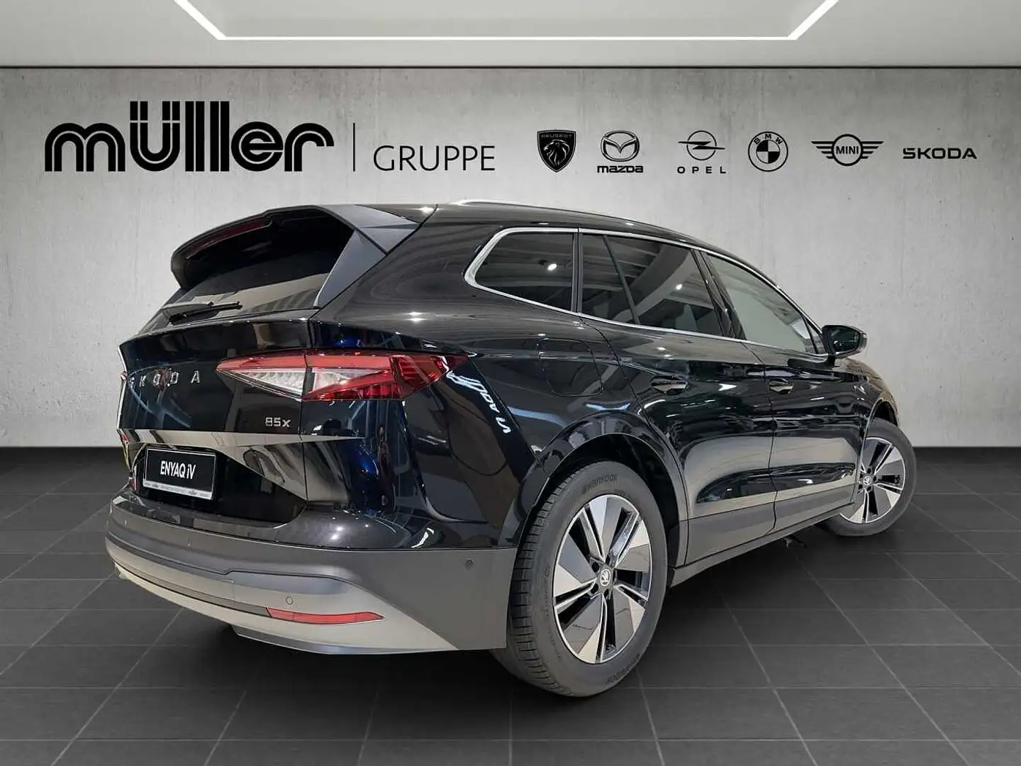 Skoda Enyaq 85x Schwarz - 2