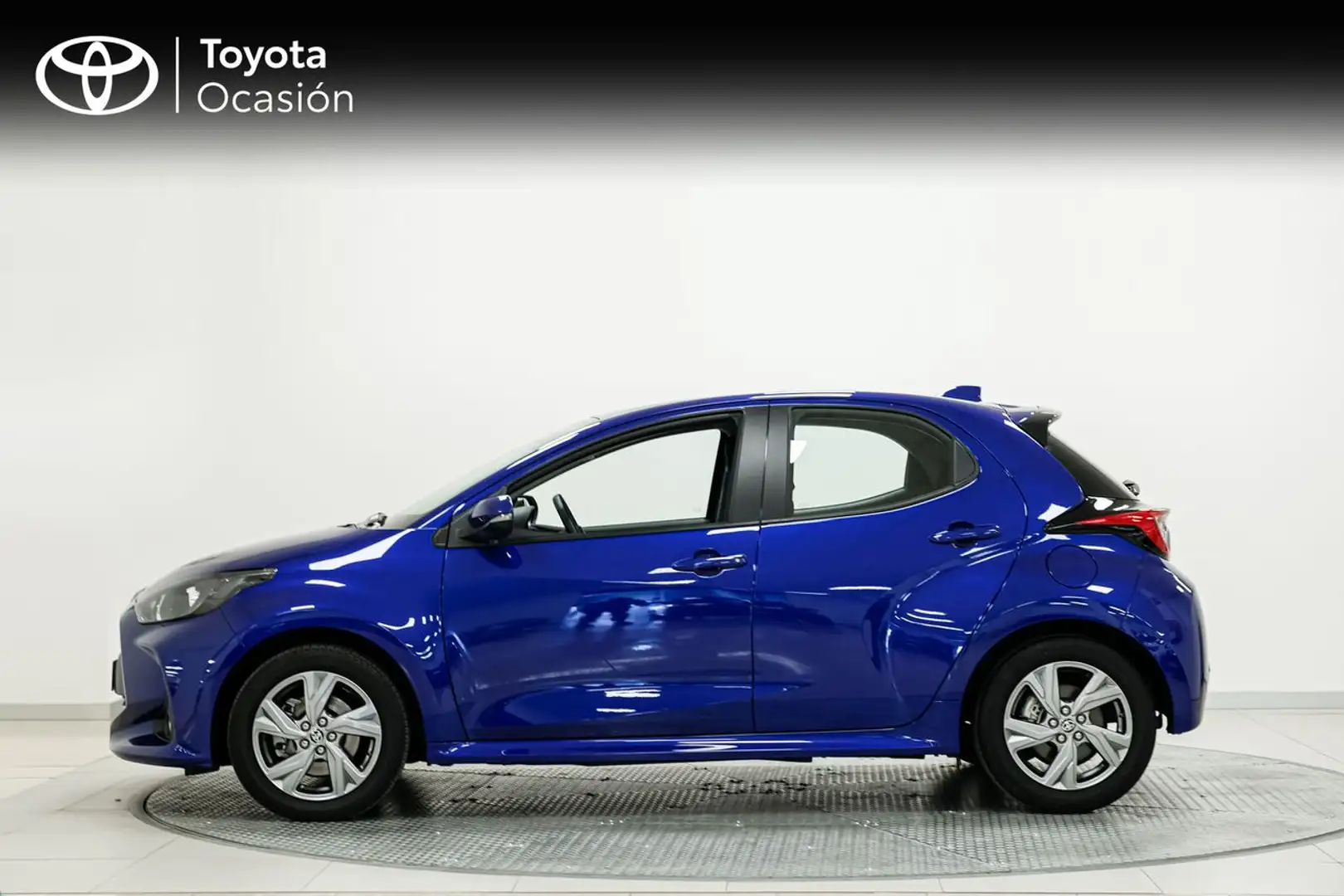 Toyota Yaris 120H Active Plus Bleu - 2