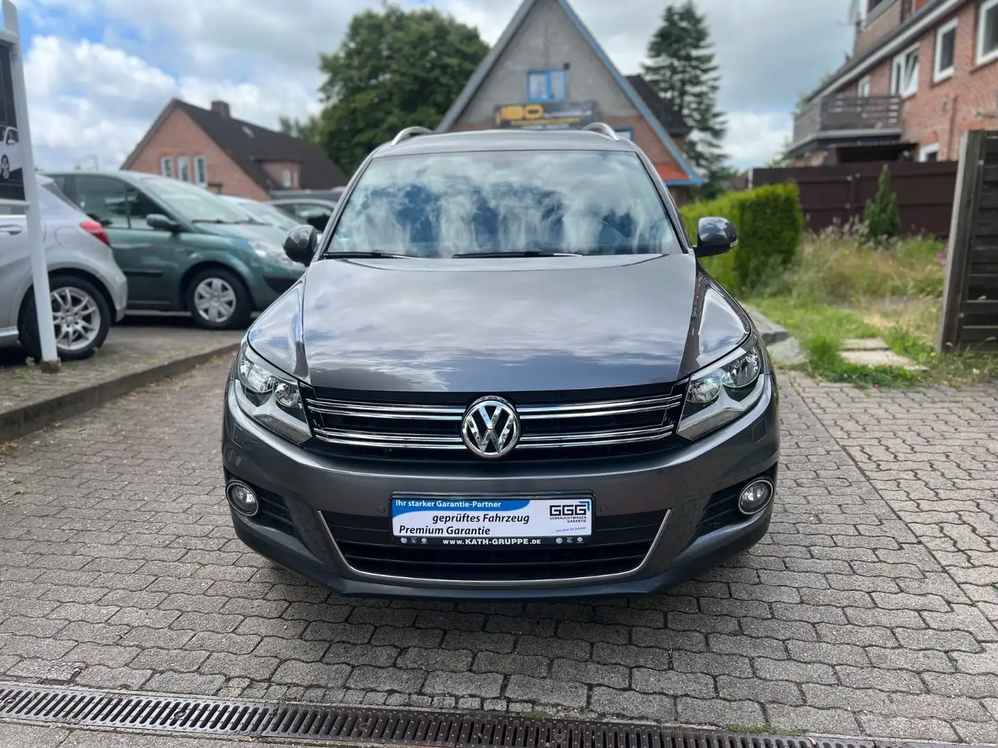 Volkswagen Tiguan Cup Sport & Style BMT +Sitzh+HU/AU NEU Gris - 2