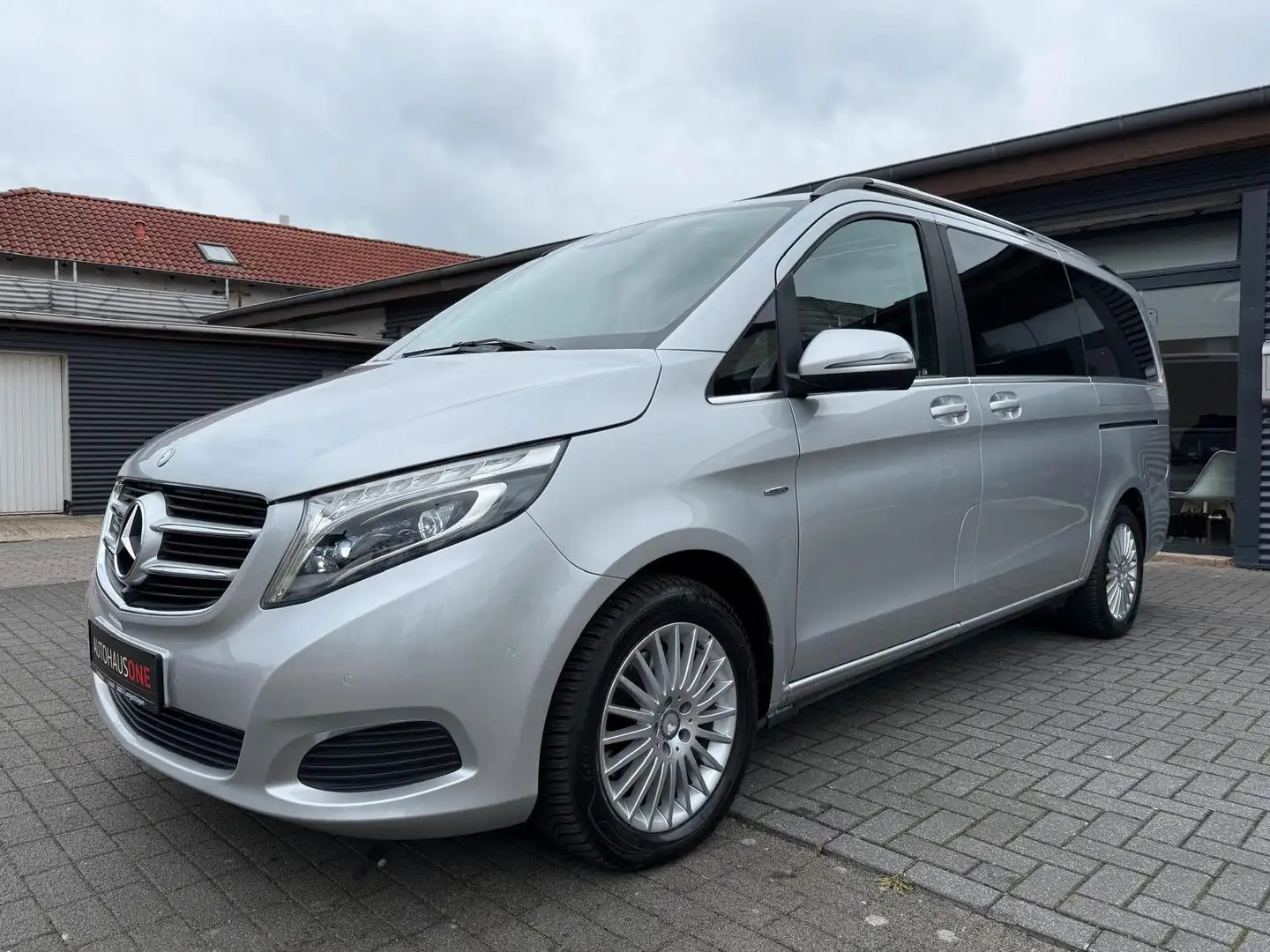 Mercedes-Benz V 250 d Avantgarde BETT/PANORAMA/STANDHZG Silber - 2