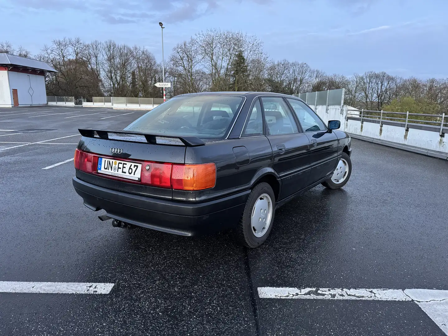 Audi 80 Comfort-Edition - 1