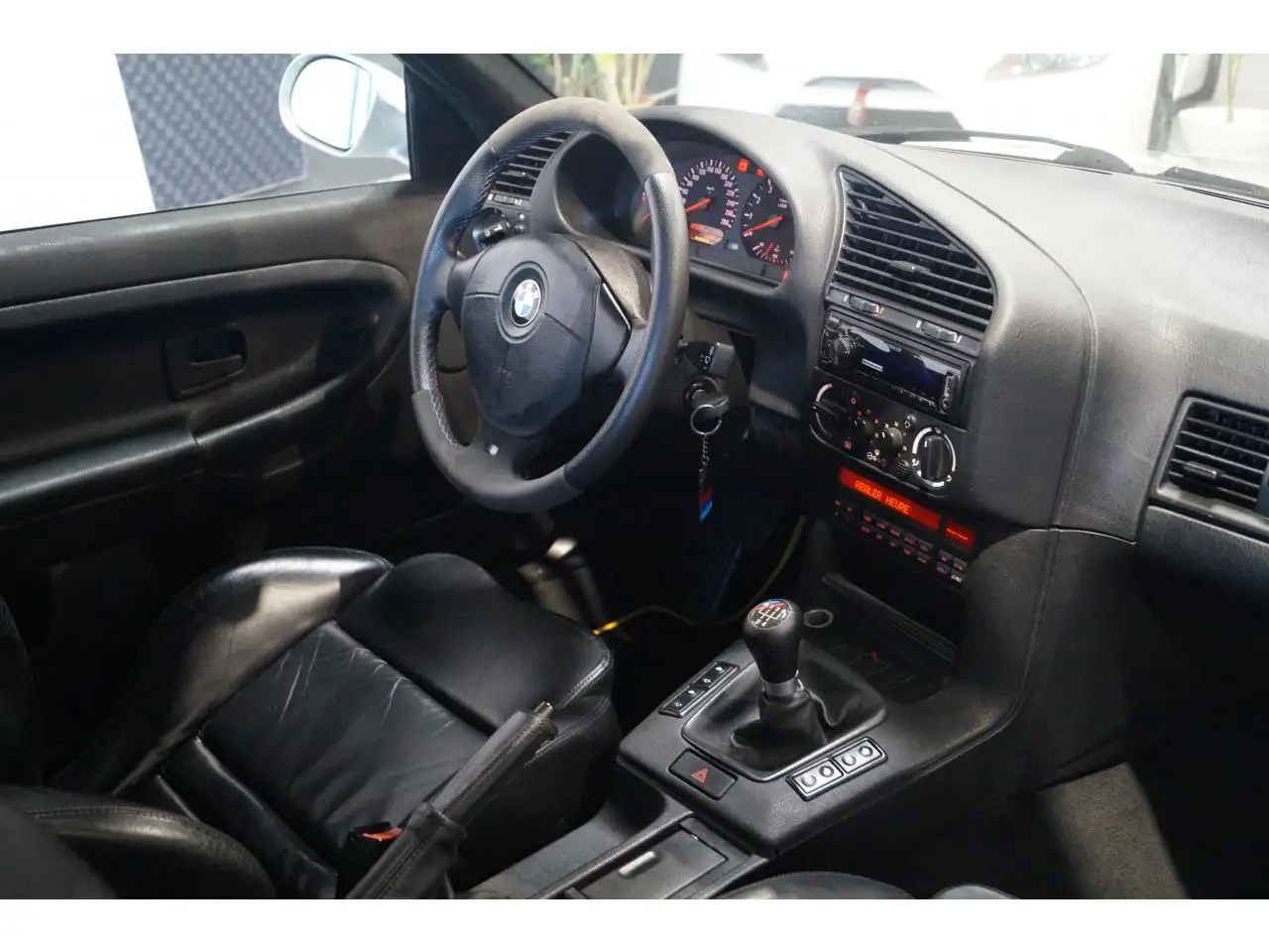 BMW M3 3.0 COUPE E36 - toit ouvrant - siège chauffant, foto 9