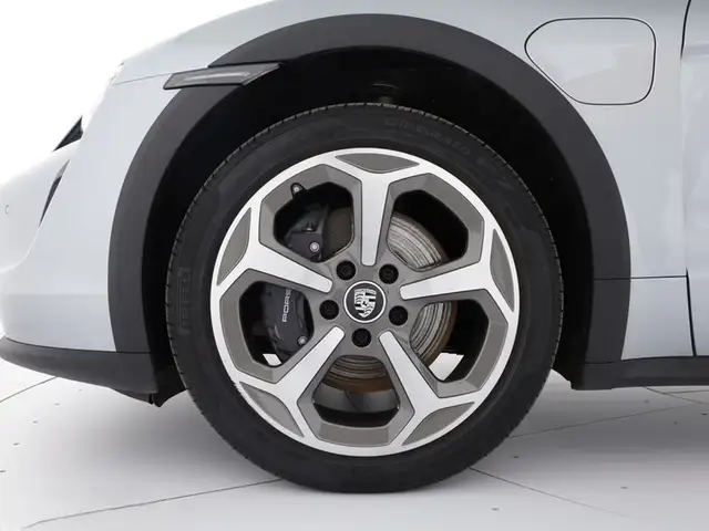 Porsche Taycan view 7