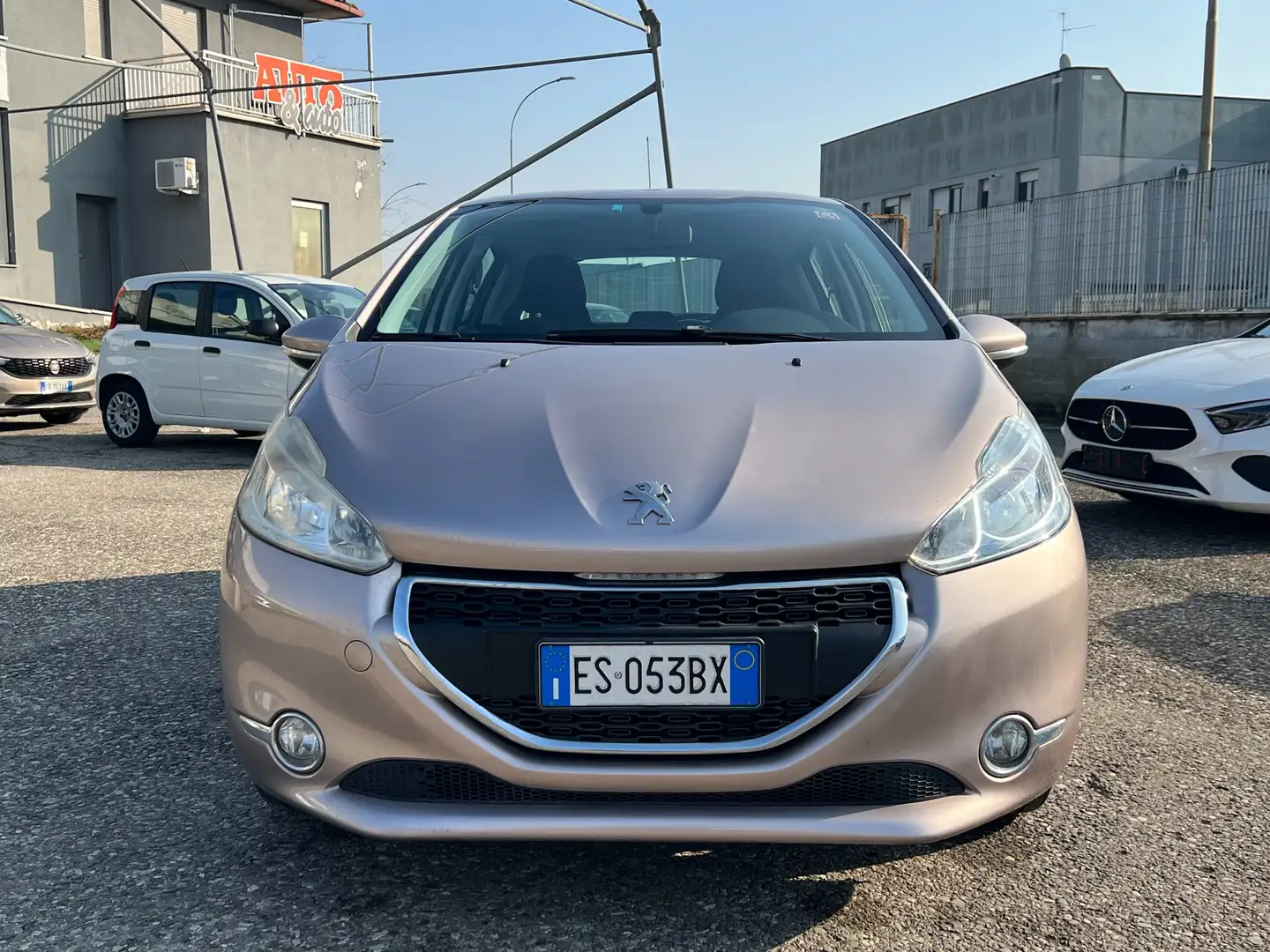 Peugeot 208 5p 1.4 hdi Bronzo - 2