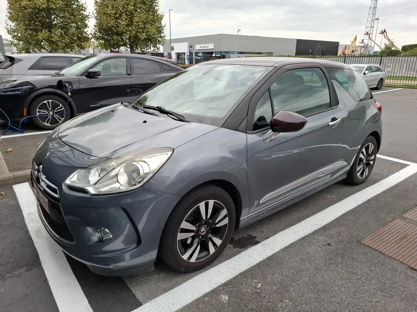 Citroen DS3 DS3 SOCHIC 16 E-HDI 90 AIRDREAM Grijs - 2