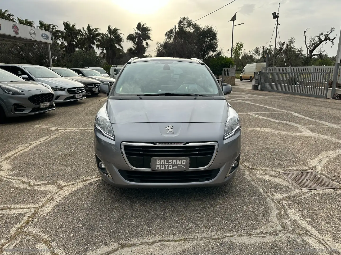 Peugeot 5008 1.6 HDi 115 CV Allure Grijs - 2