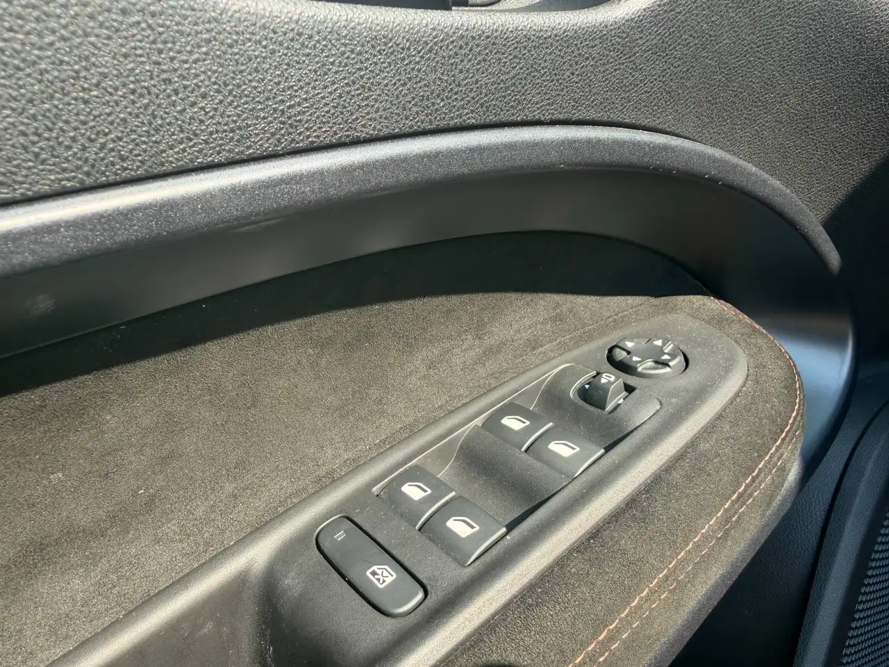 Alfa Romeo Junior 2025 — фото 15