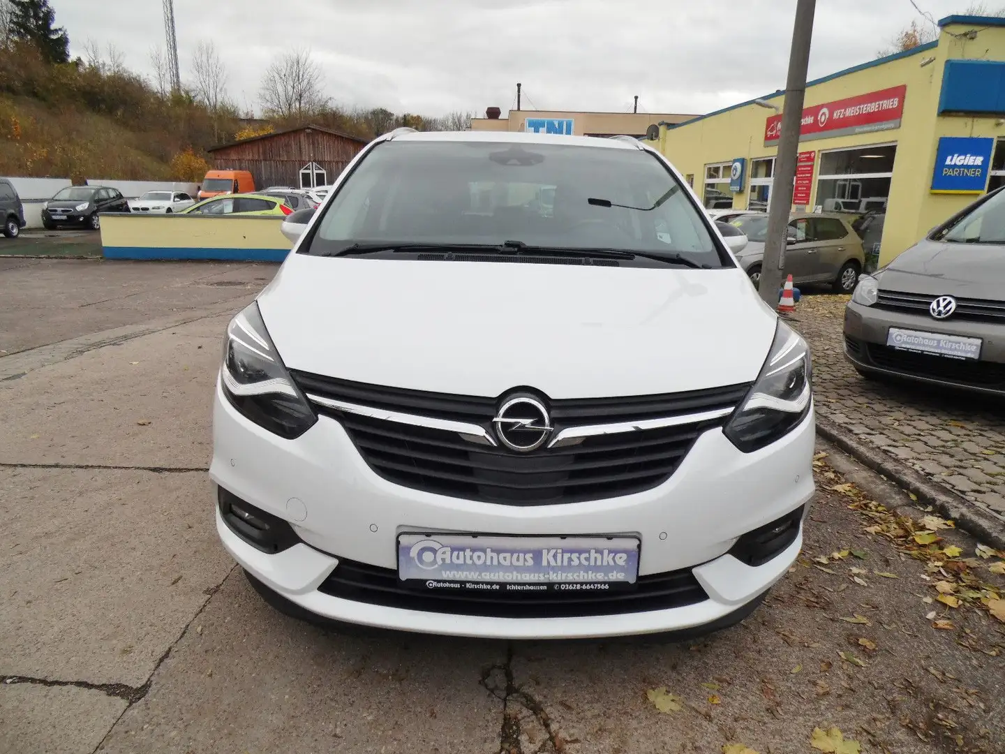 Opel Zafira C Innovation/Autom./Kamera/AHK/Temp./Alu Weiß - 2