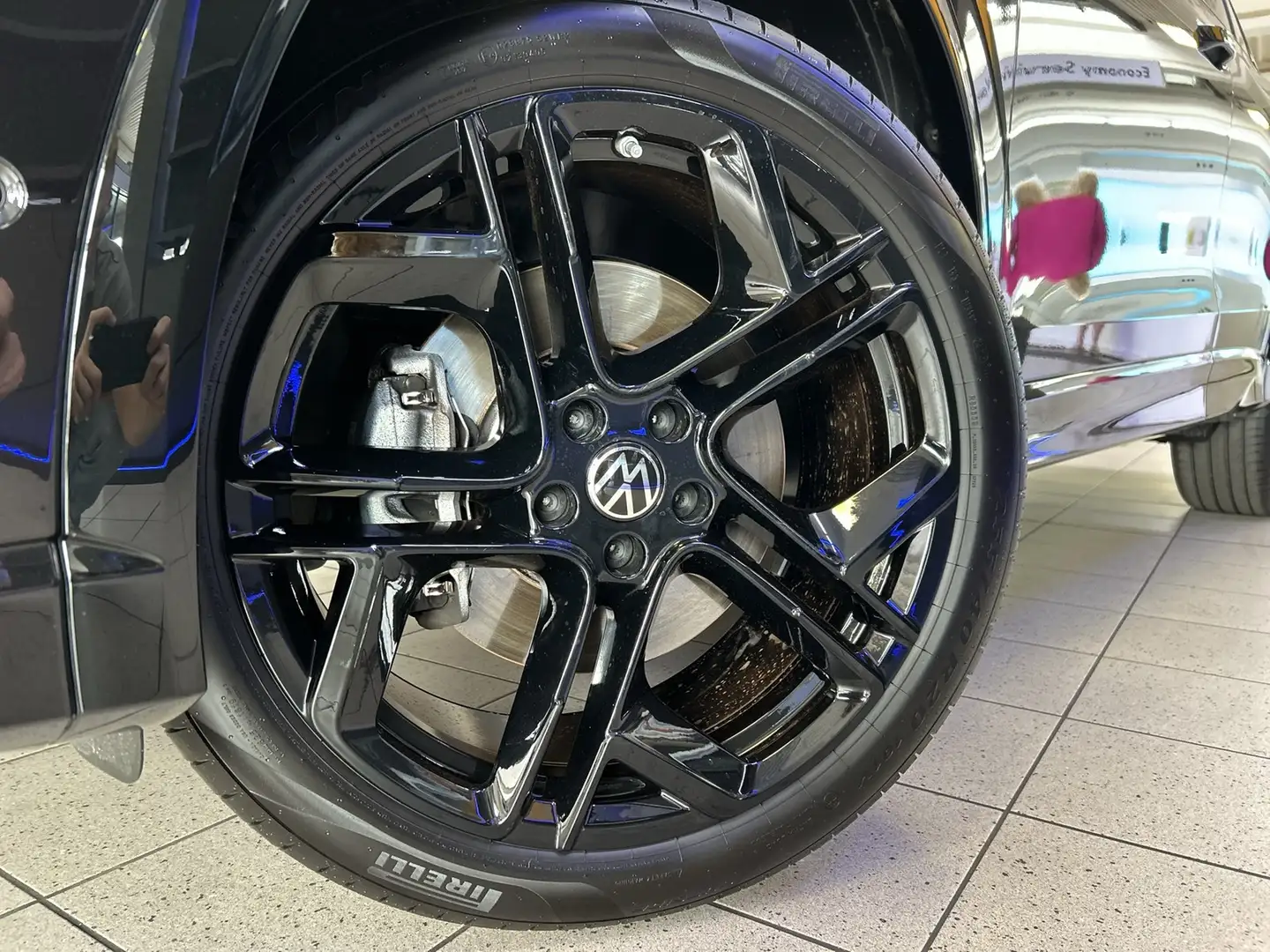 Volkswagen Tiguan R-Line 2.0 TDI DSG MATRIX LED+4MOTION+HUD Schwarz - 2