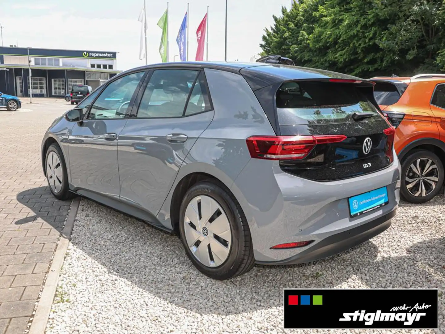 Volkswagen ID.3 Pro Performance NAVI+SITZHZG+LED Grijs - 2