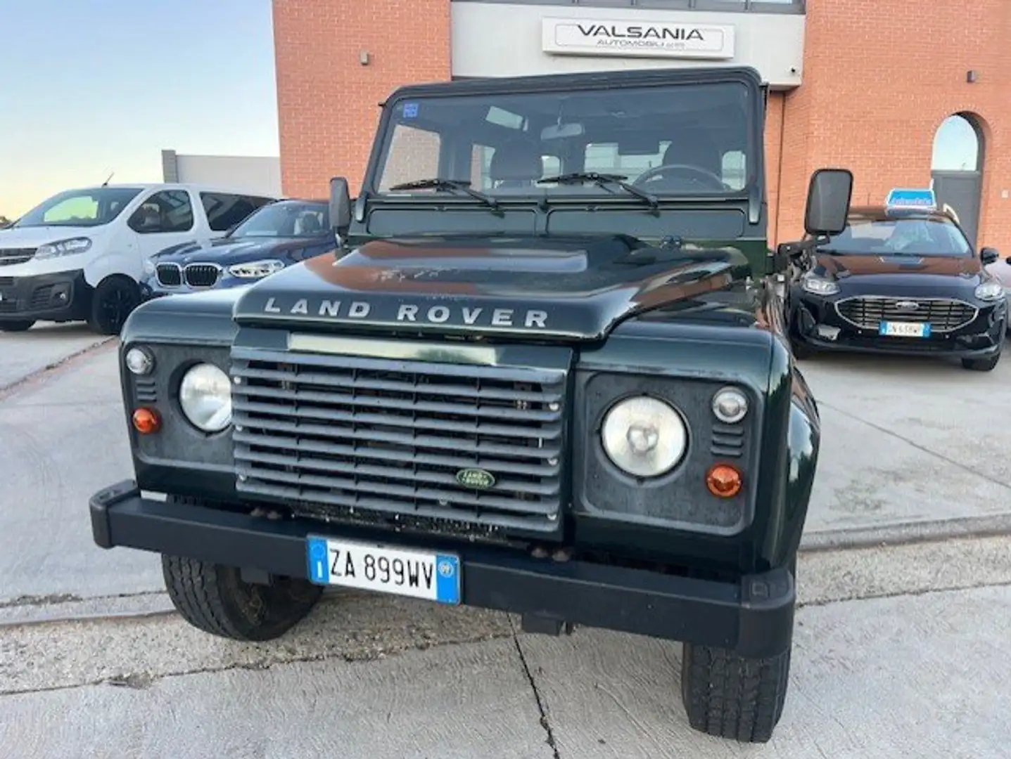 Land Rover Defender Defender 90 2.4 td E SW Verde - 2