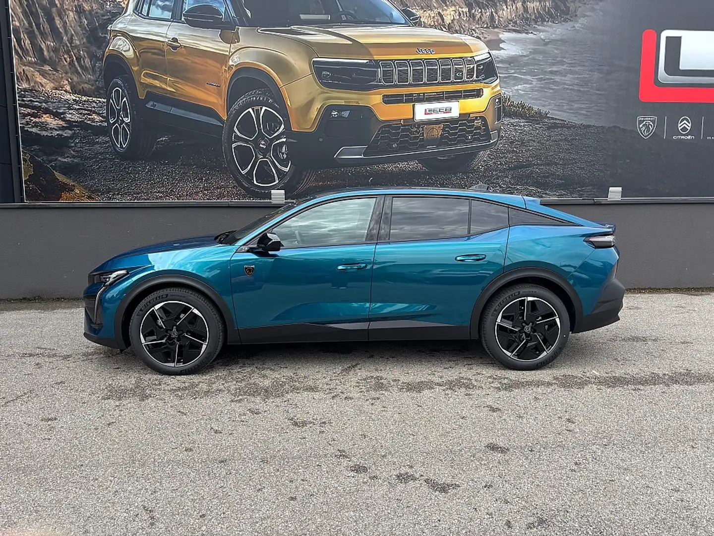 Peugeot 408 Hybrid 145 e-DCS6 GT inkl. 360° Vision Pack Blau - 2