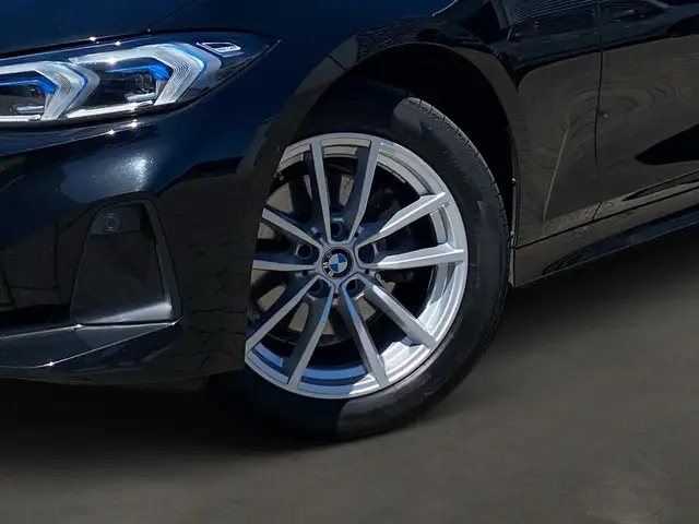 BMW 3 Series view 6