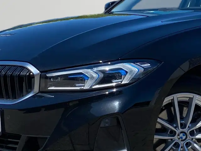 BMW 3 Series view 5