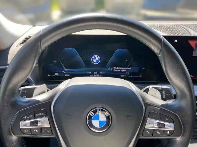 BMW 3 Series view 8