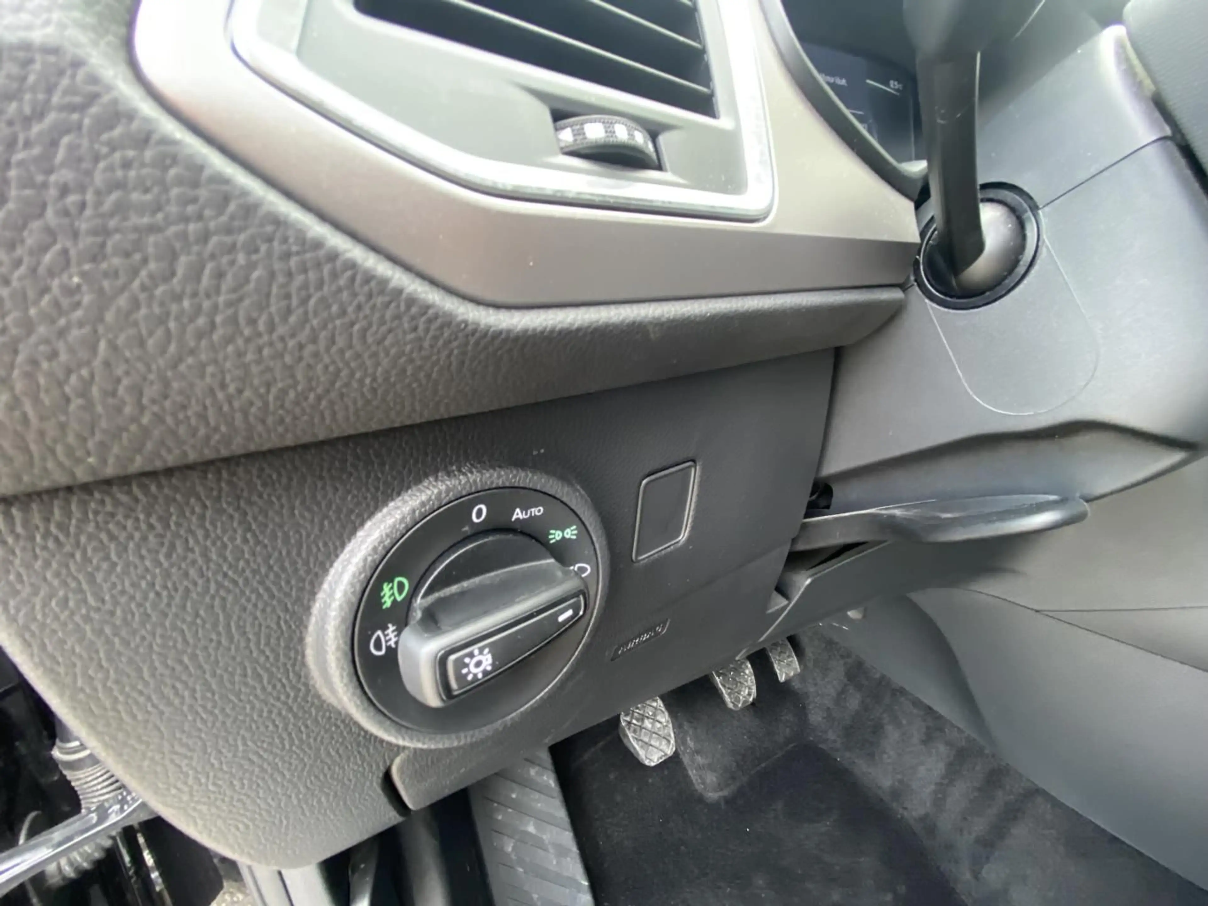 SEAT Ateca 1.5 TSI XPerience EL.HECK+BEATS+18"+AHK+VI — photo 10