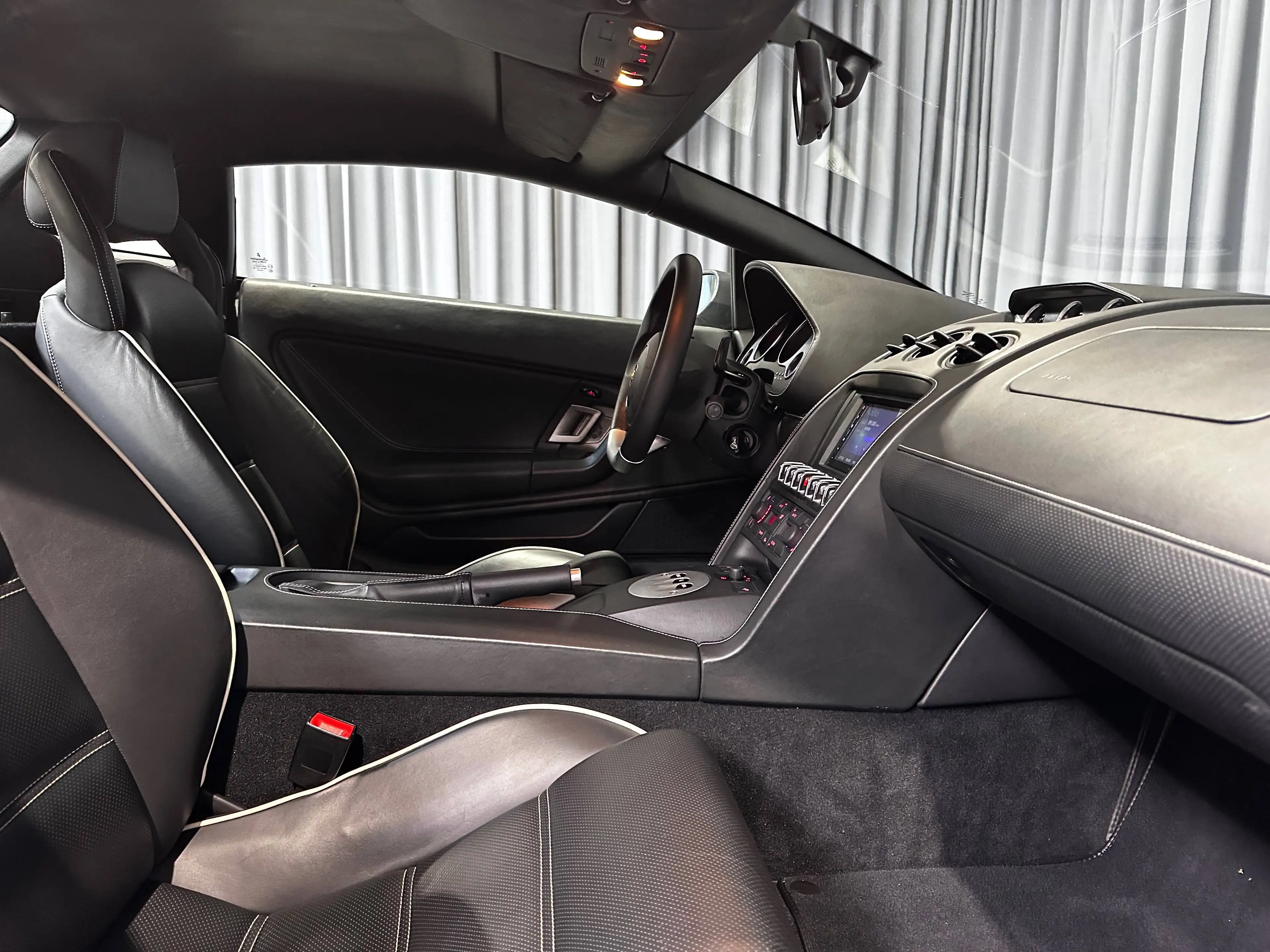 Lamborghini Gallardo 5.2i V10 40v LP560-4 E-gear *LIFT*FULL SERVICE HISTORY*APPLE CARPLAY*SPORTEXHAUST* — photo 11