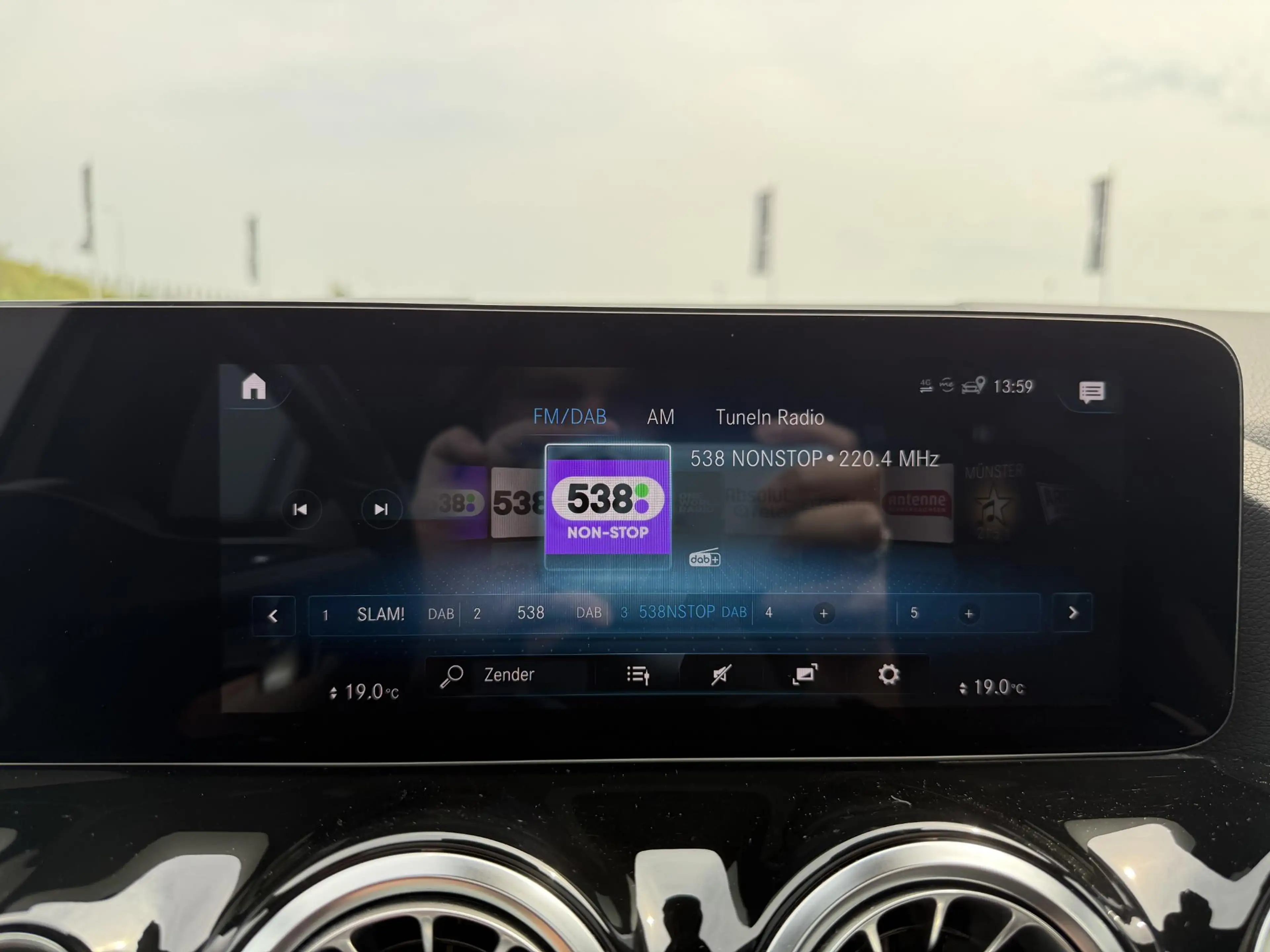 Mercedes-Benz GLA 250 e AMG |Pano|ACC|Trekhaak|Memory| — photo 13