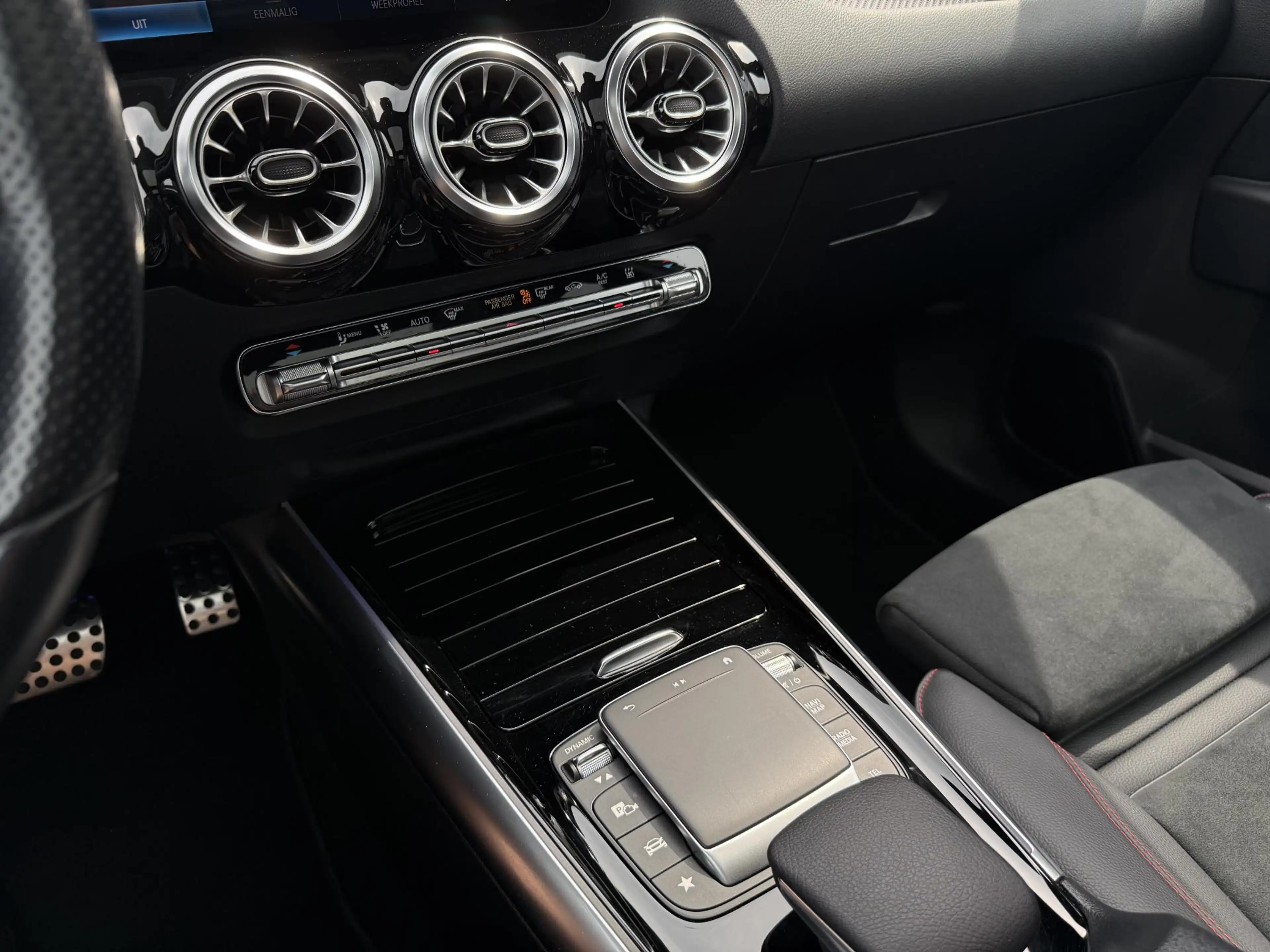 Mercedes-Benz GLA 250 e AMG |Pano|ACC|Trekhaak|Memory| — photo 25